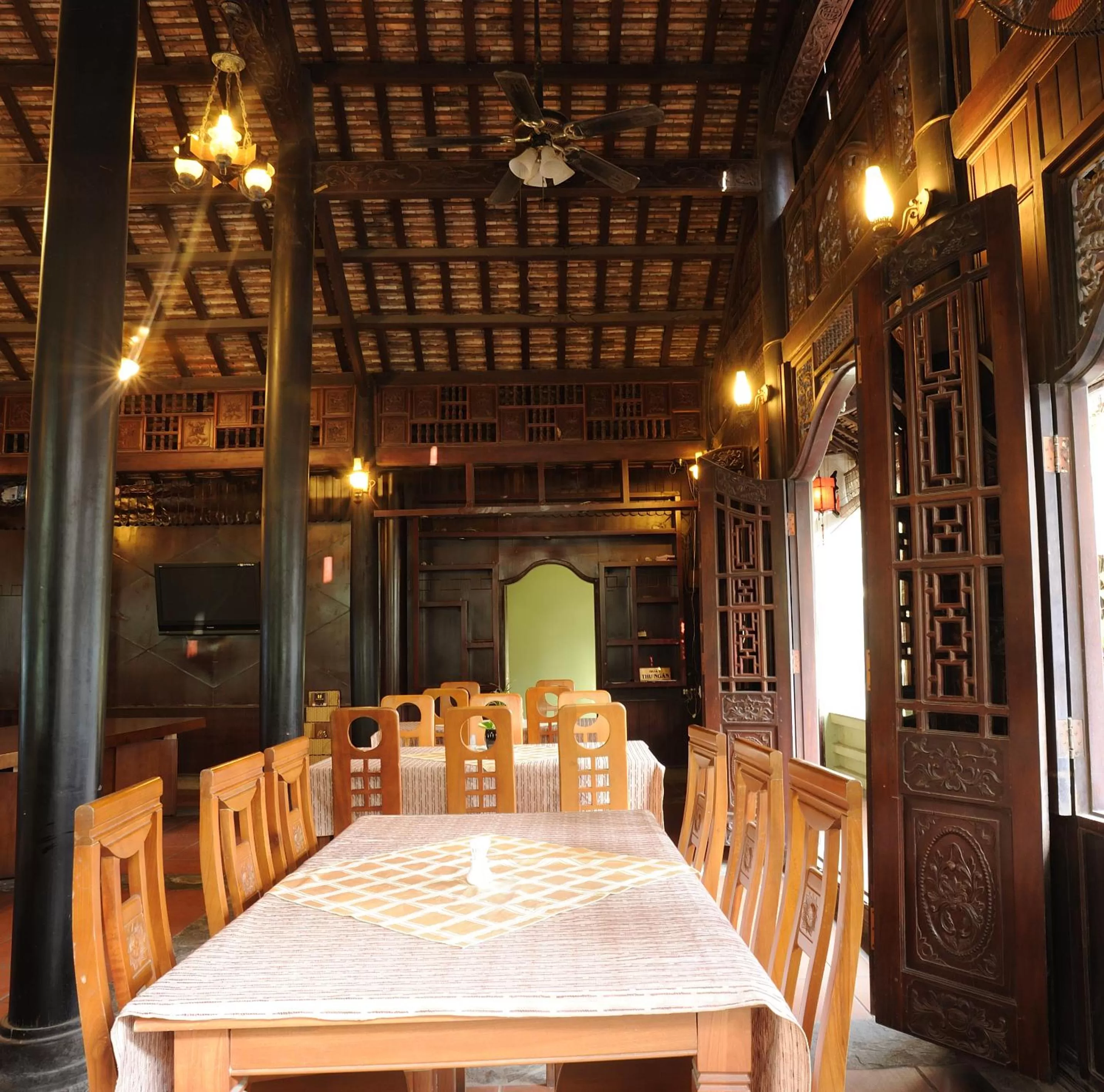 Restaurant/places to eat in Hoang Yen Hotel