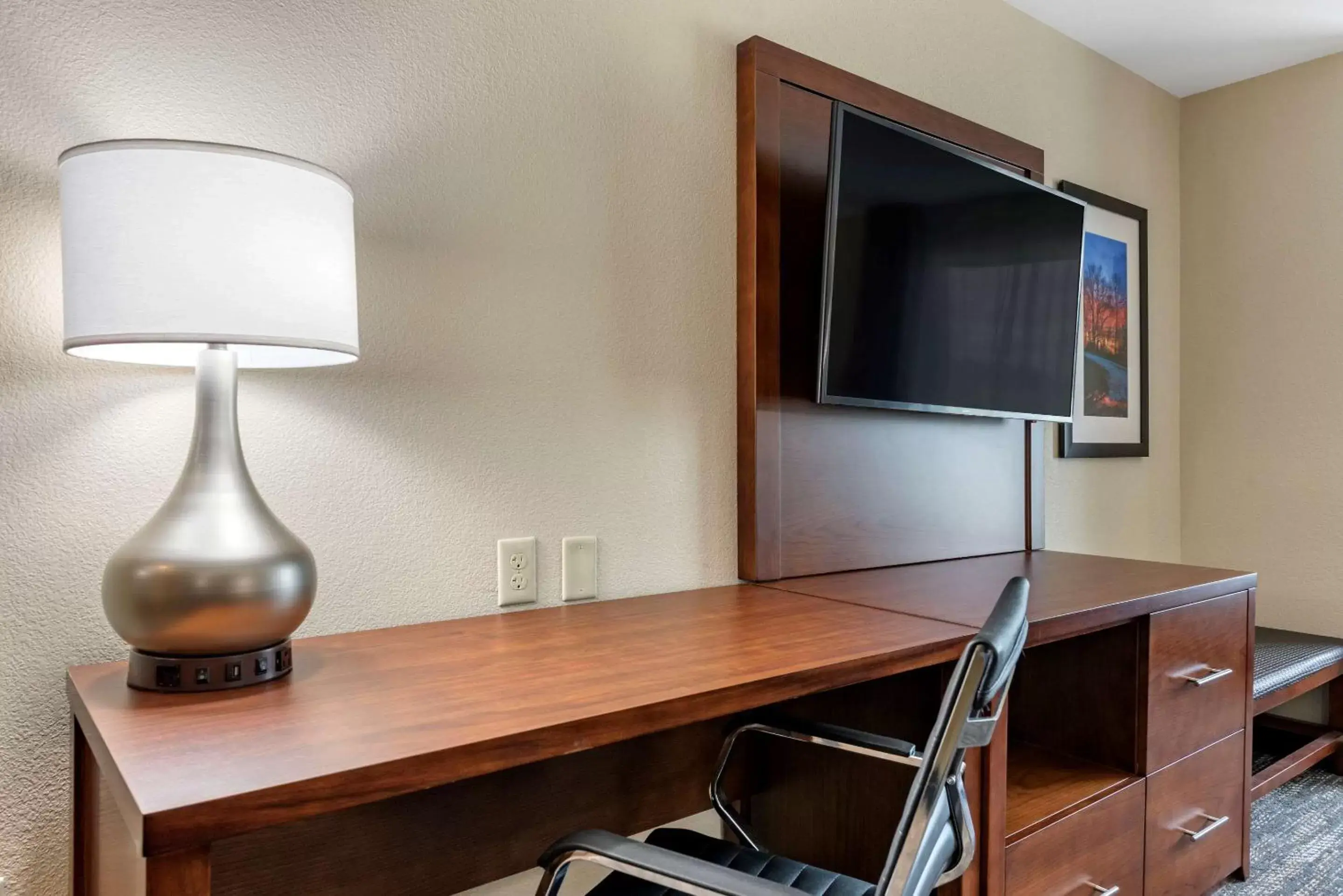 Photo of the whole room, TV/Entertainment Center in Comfort Suites