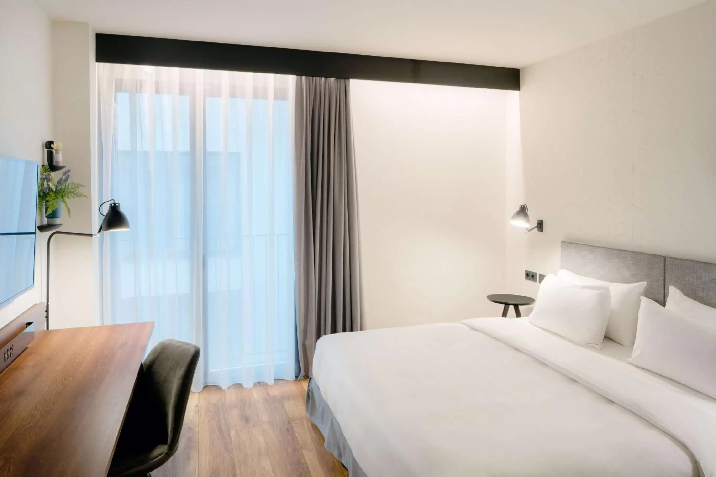Bedroom, Bed in Radisson Blu 1882 Hotel, Barcelona Sagrada Familia