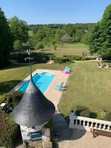 Pool View in Les Lauriers