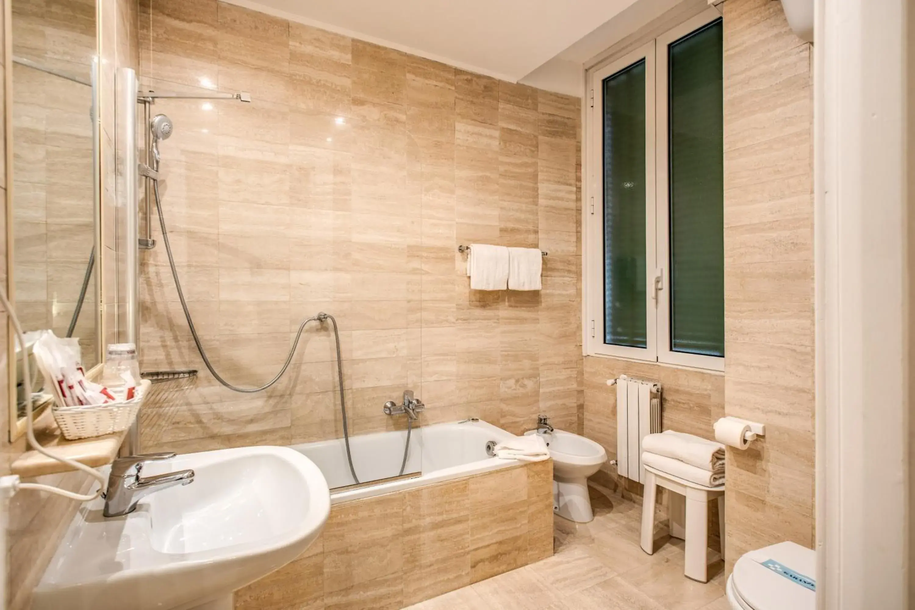Property building, Bathroom in B&B Hotel Roma Italia Viminale