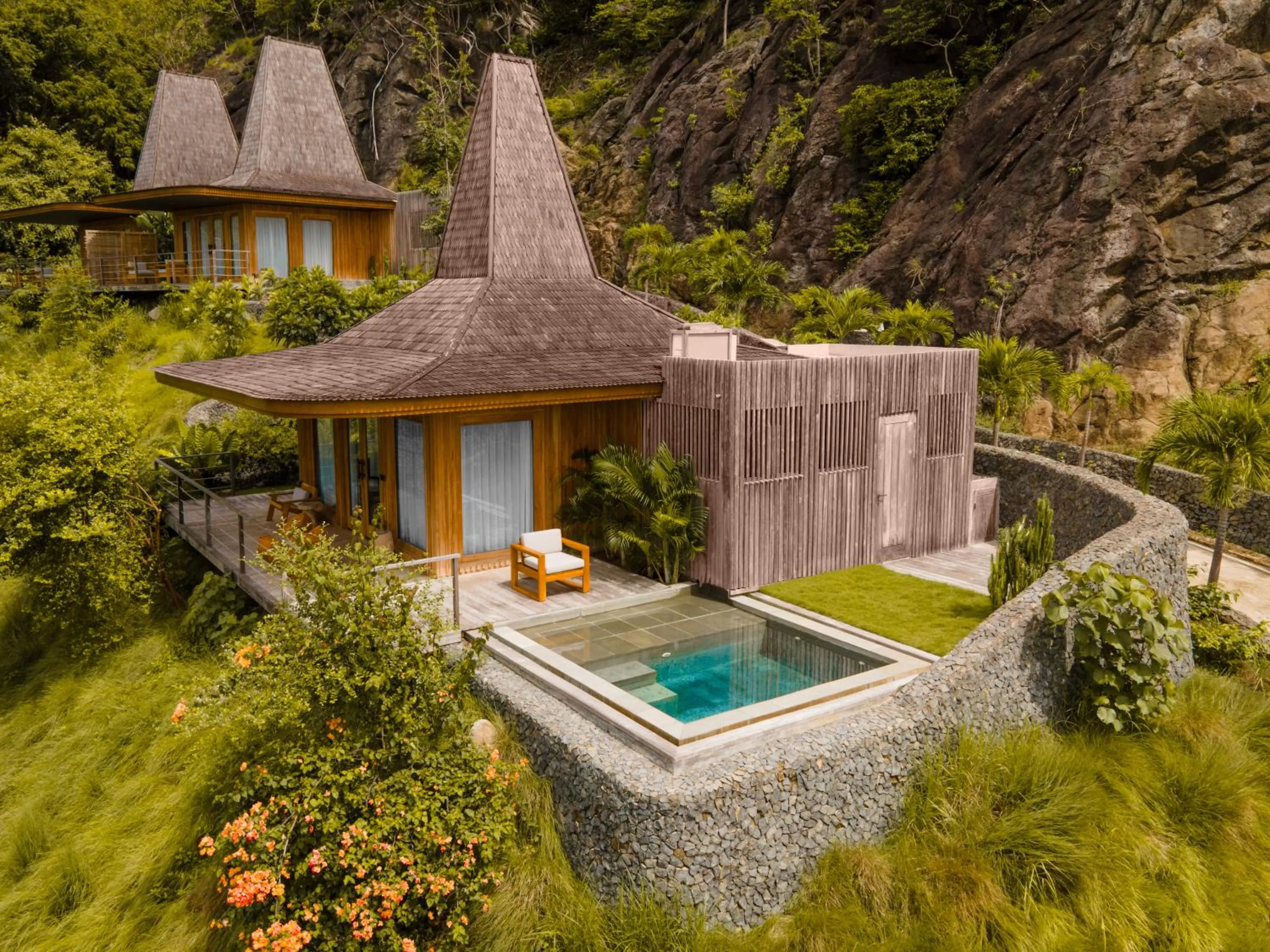 Property building in Menjaga Bay