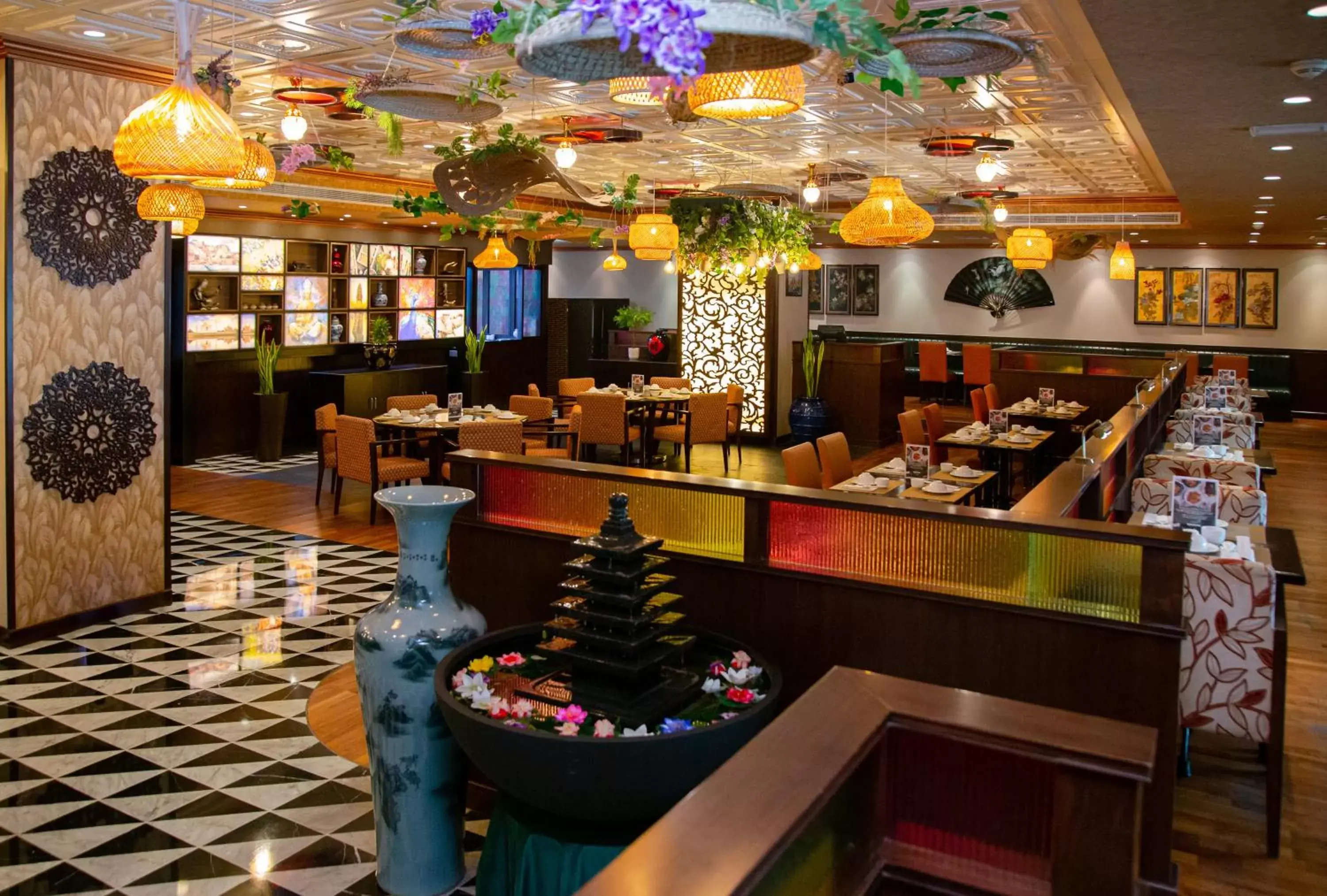 Restaurant/places to eat in Park Regis Kris Kin Hotel