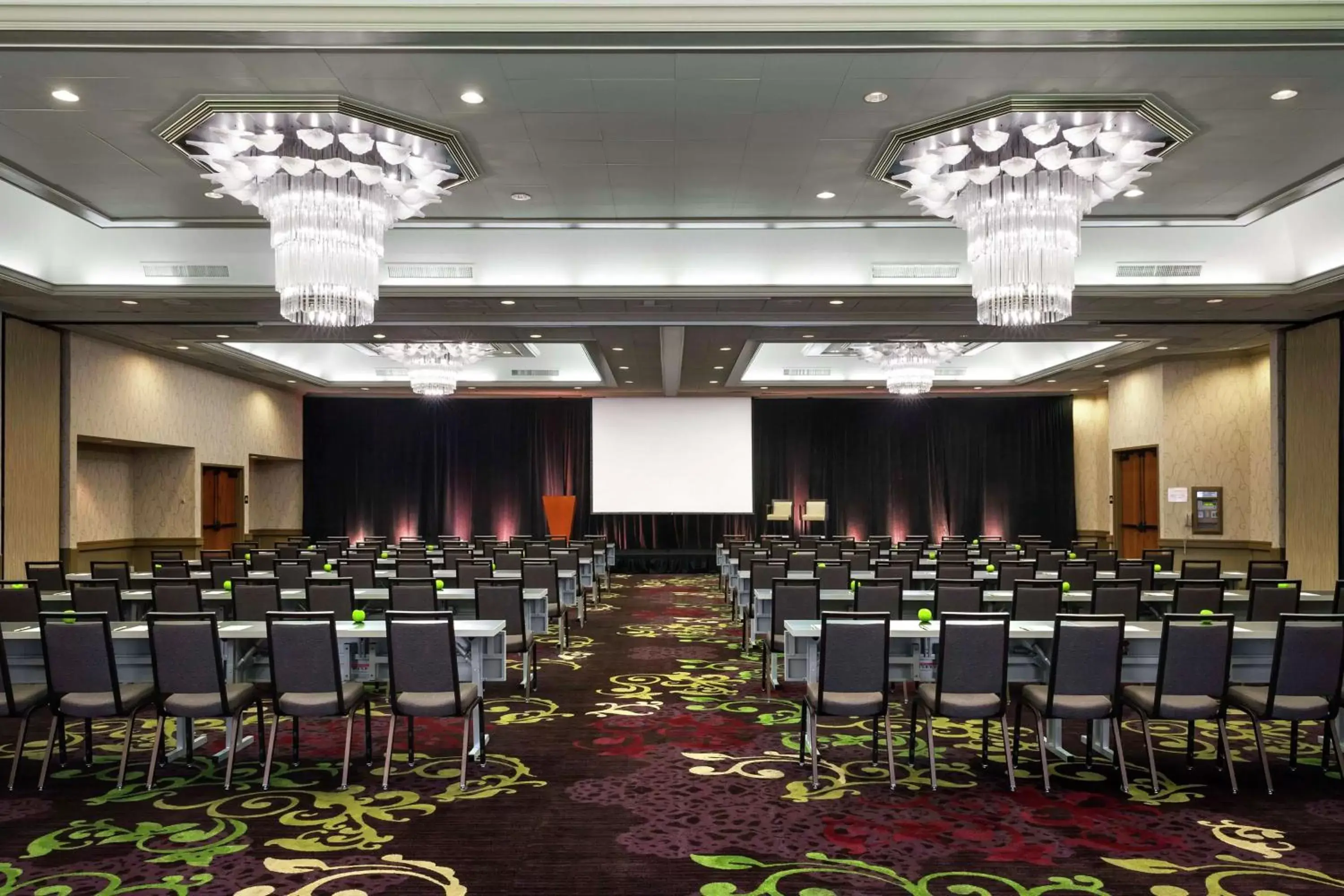 Meeting/conference room in DoubleTree by Hilton Sonoma Wine Country