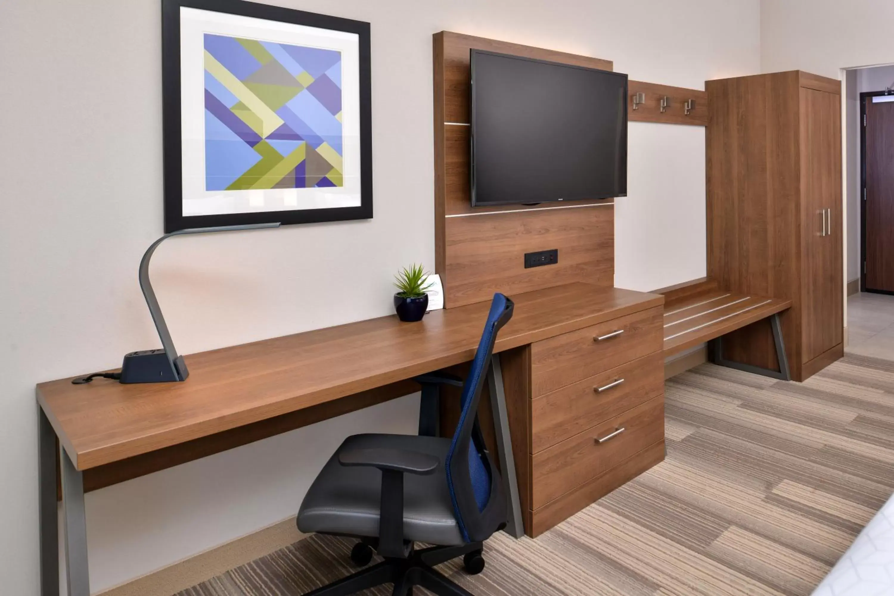 Photo of the whole room in Holiday Inn Express & Suites Alachua - Gainesville Area by IHG Photo of the whole room in Holiday Inn Express & Suites Alachua - Gainesville Area by IHG