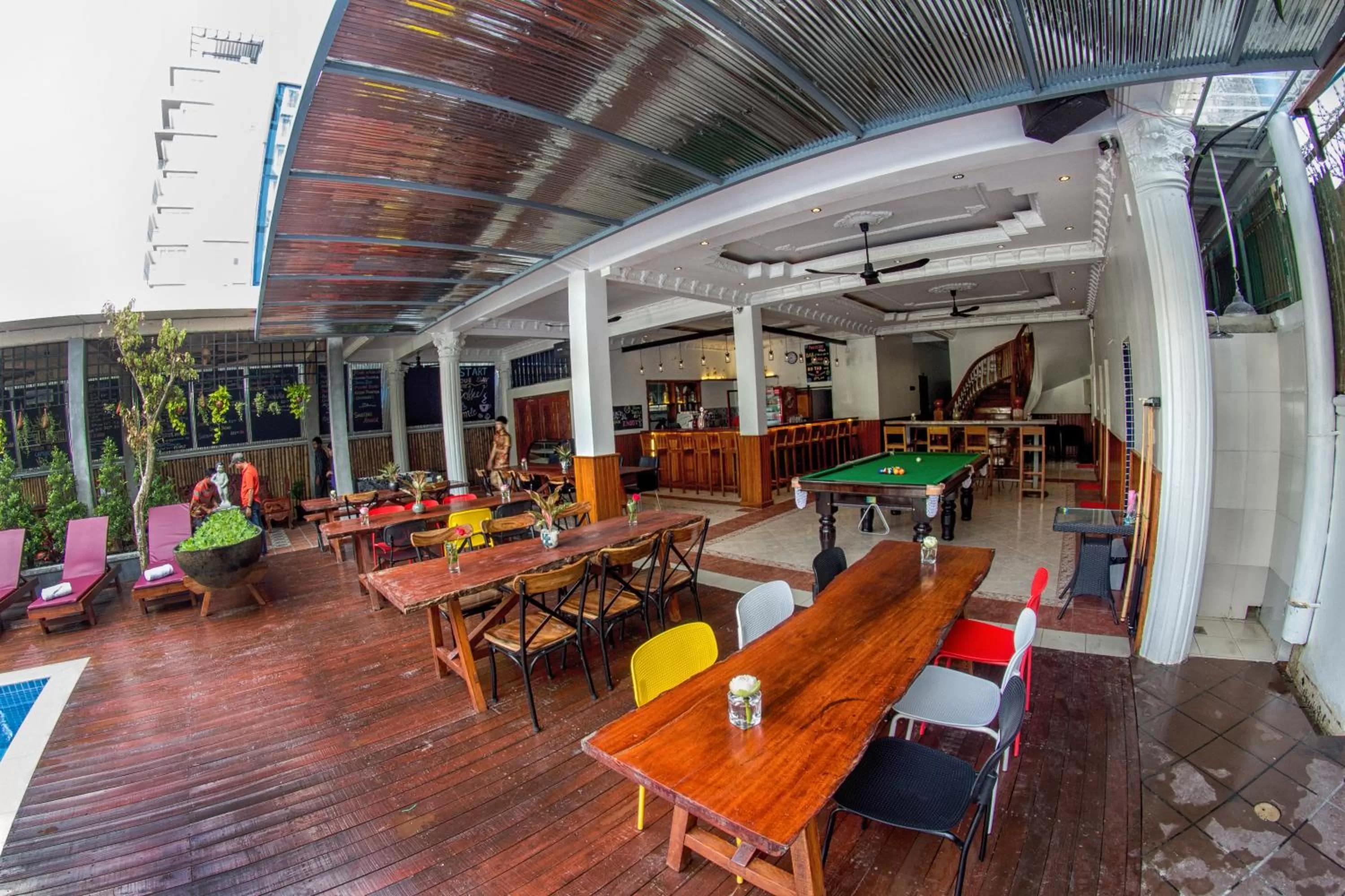 Restaurant/places to eat in Poolside Villa