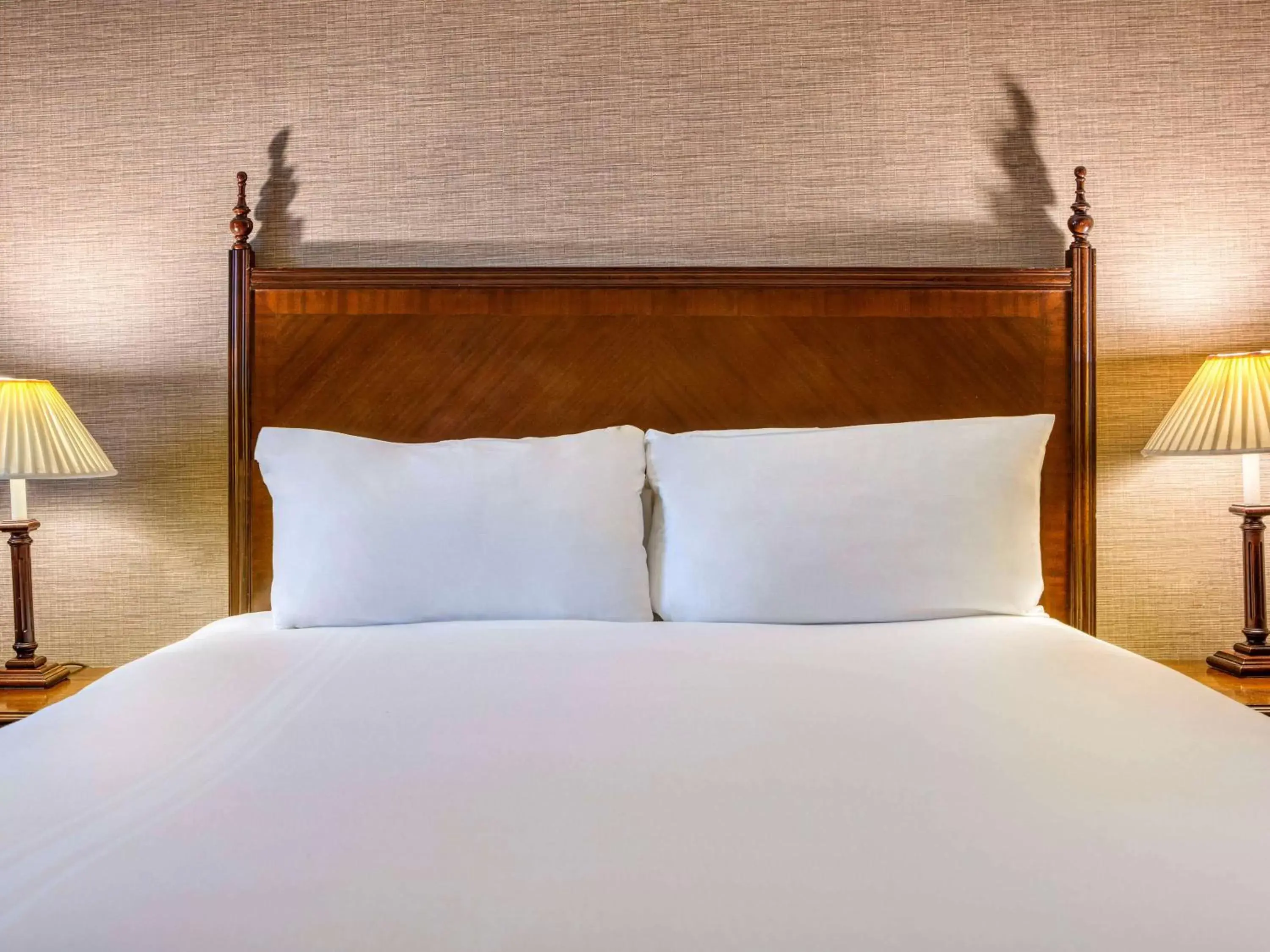 Bed in Winchester Wessex Hotel by Sunday Bed in Winchester Wessex Hotel by Sunday