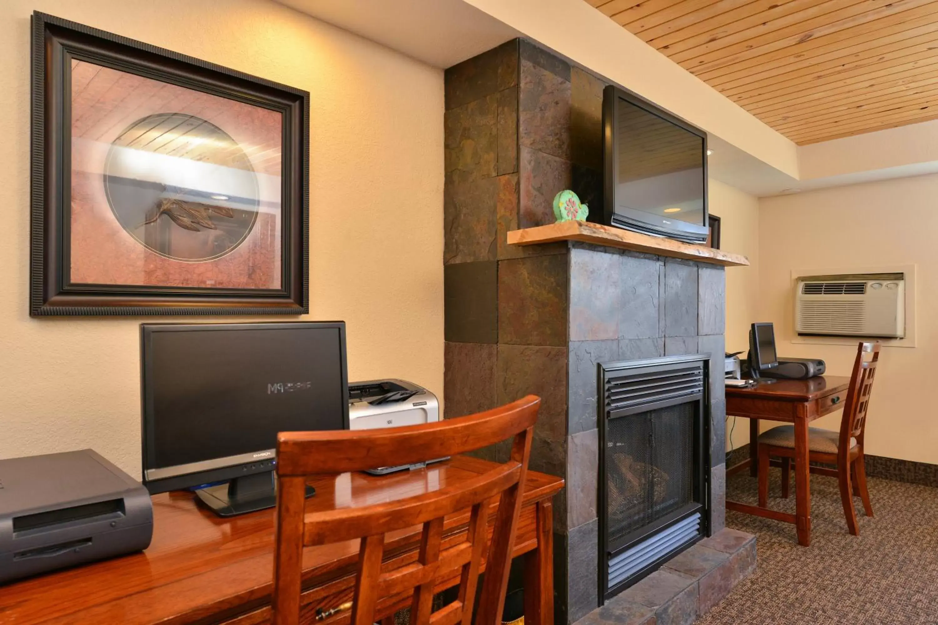 Business facilities, Dining Area in Super 8 by Wyndham Rapid City