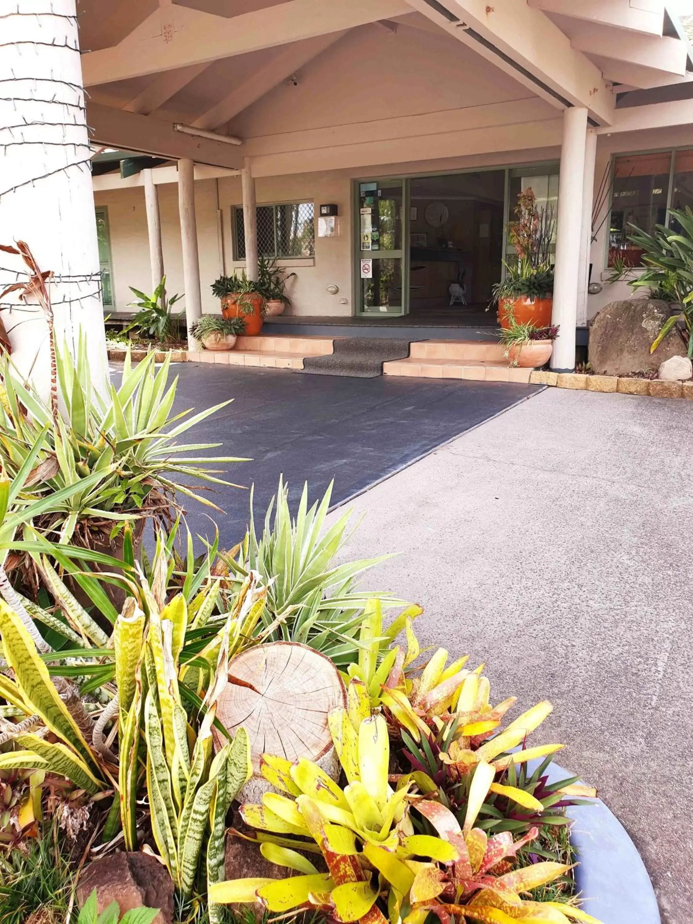 Facade/entrance, Swimming Pool in Ballina Beach Resort