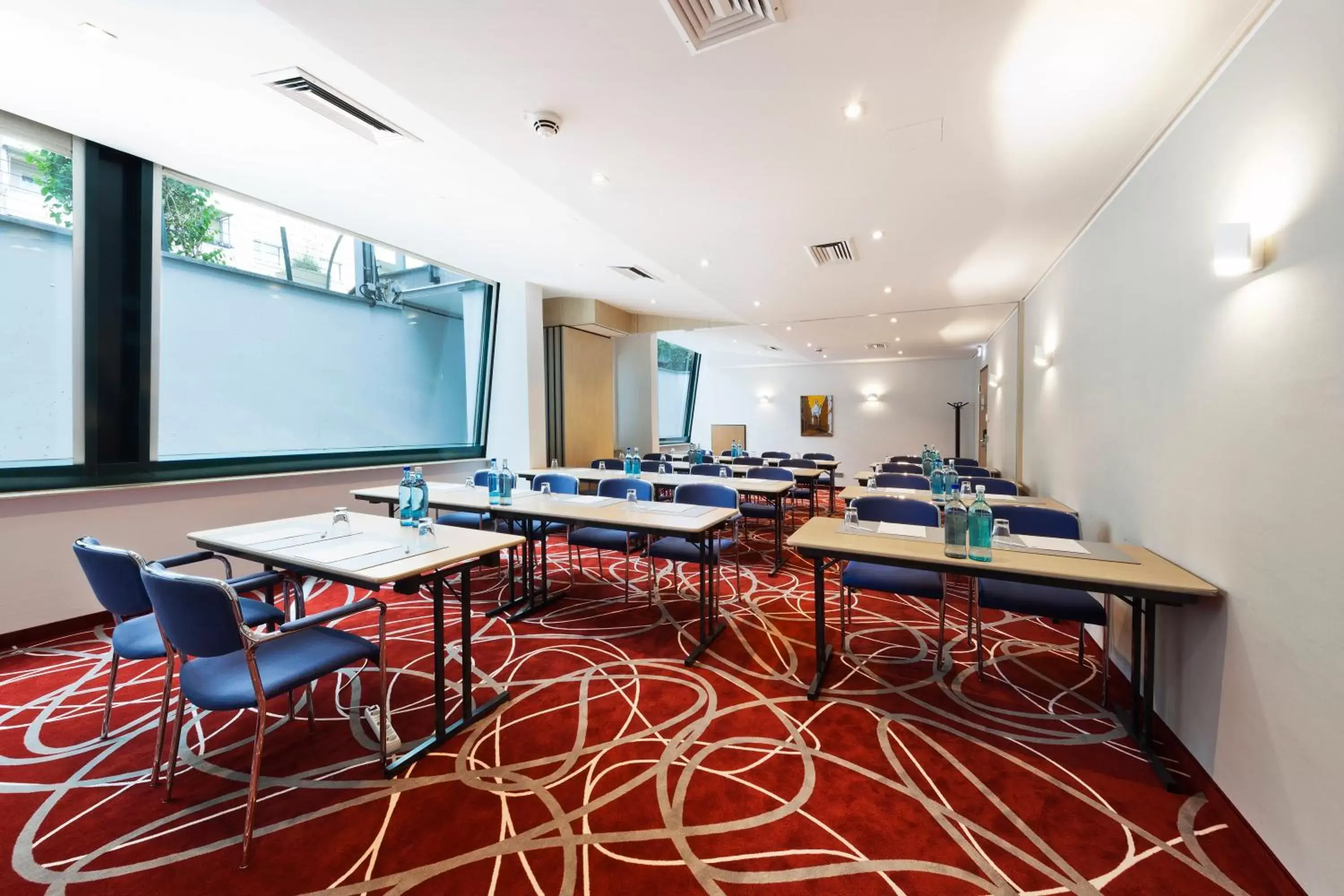 Meeting/conference room in Holiday Inn Dresden - City South, an IHG Hotel