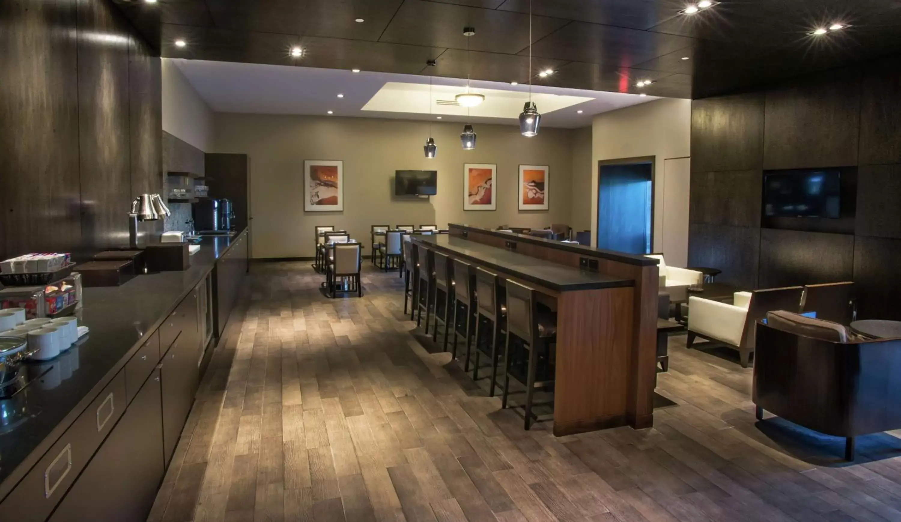 Property building, Lounge/Bar in Hilton Suites Toronto-Markham Conference Centre & Spa