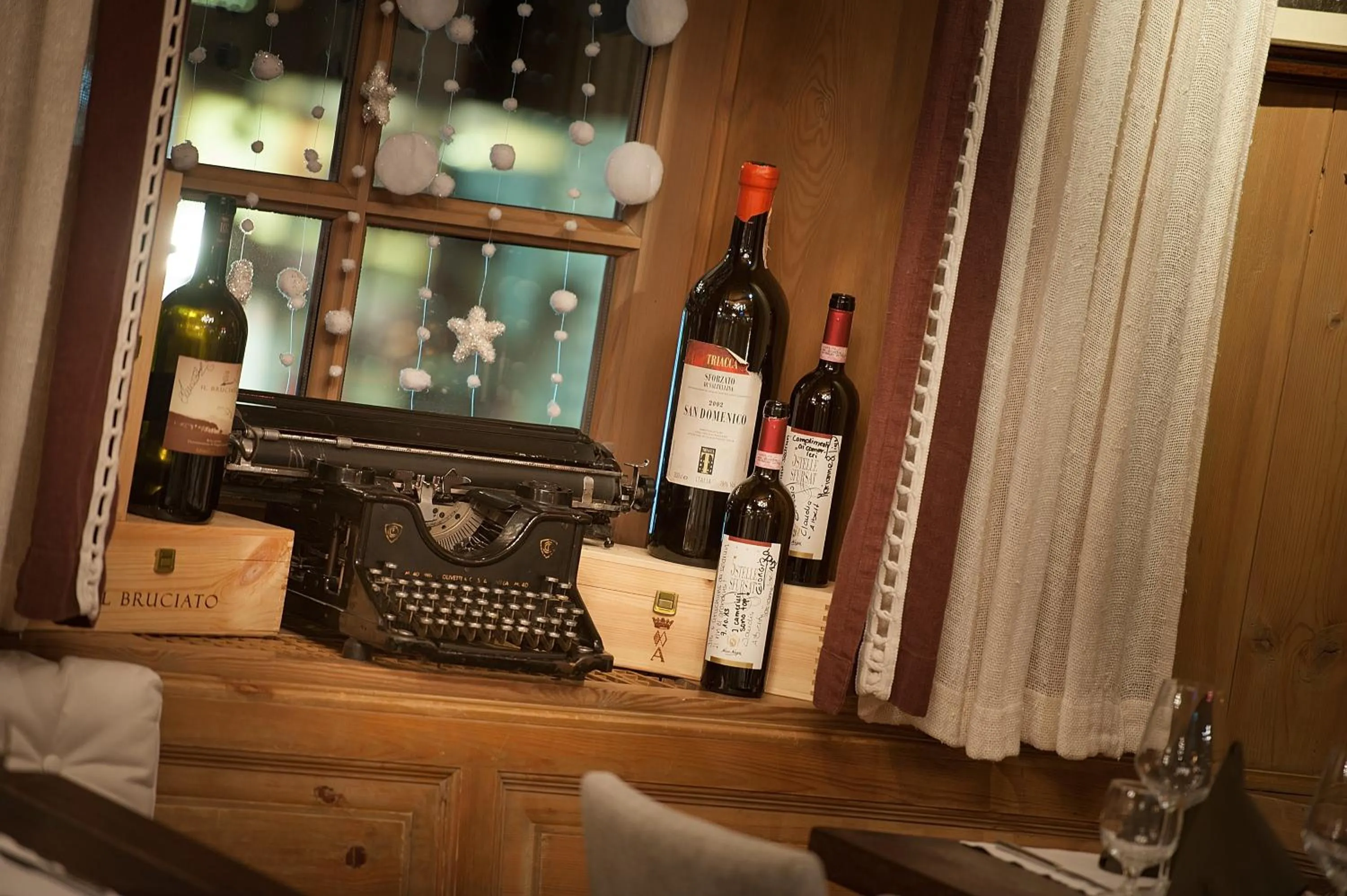 Decorative detail in Bivio Hotel Plaza