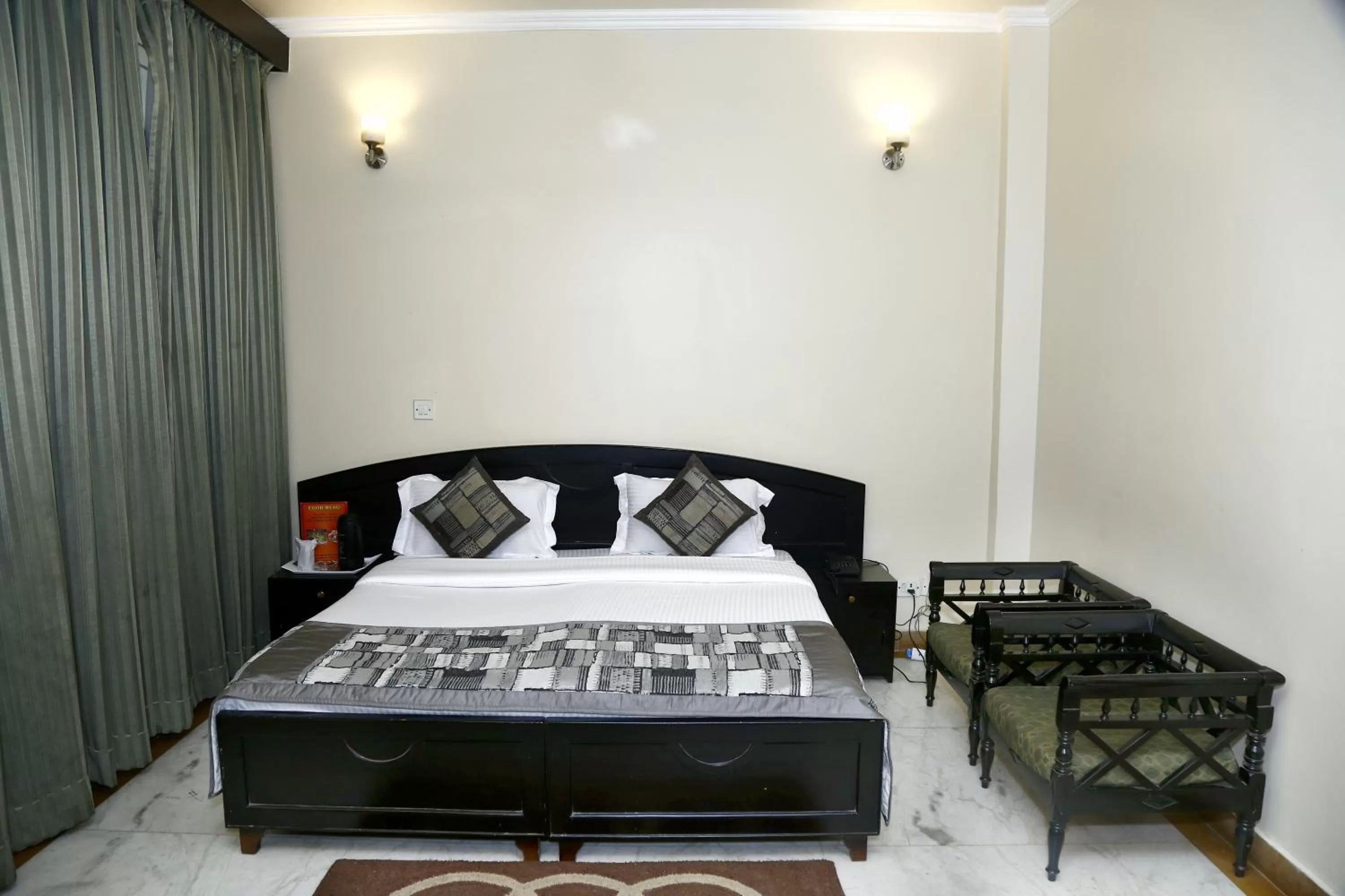 Bedroom, Bed in Hotel City Centre Inn - Nizamuddin Railway Station