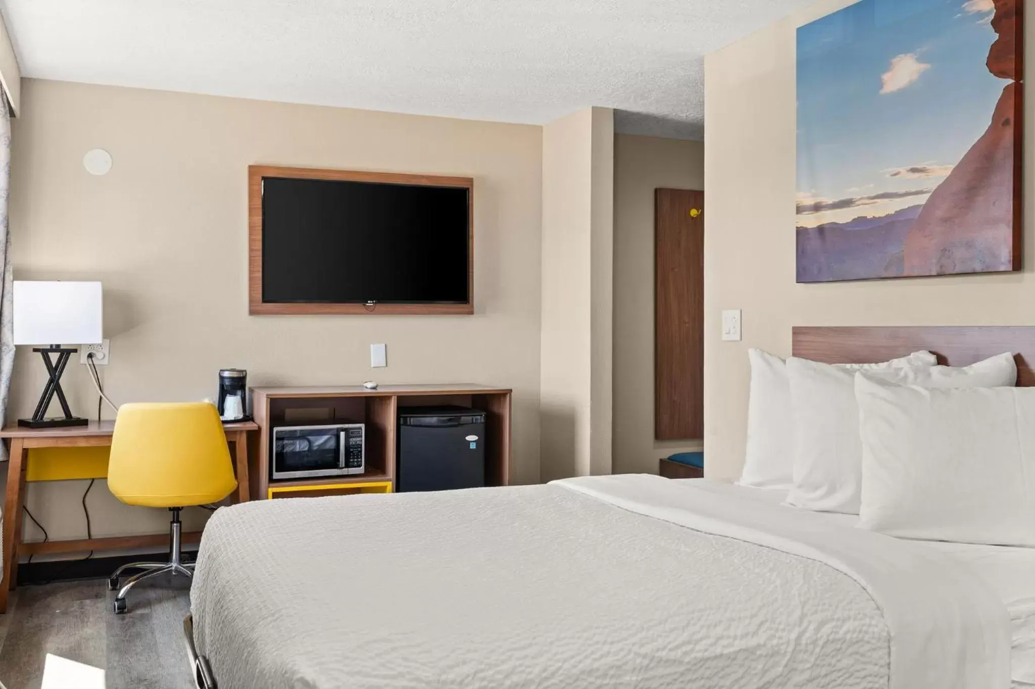 Bed in Days Inn by Wyndham Albuquerque I-25