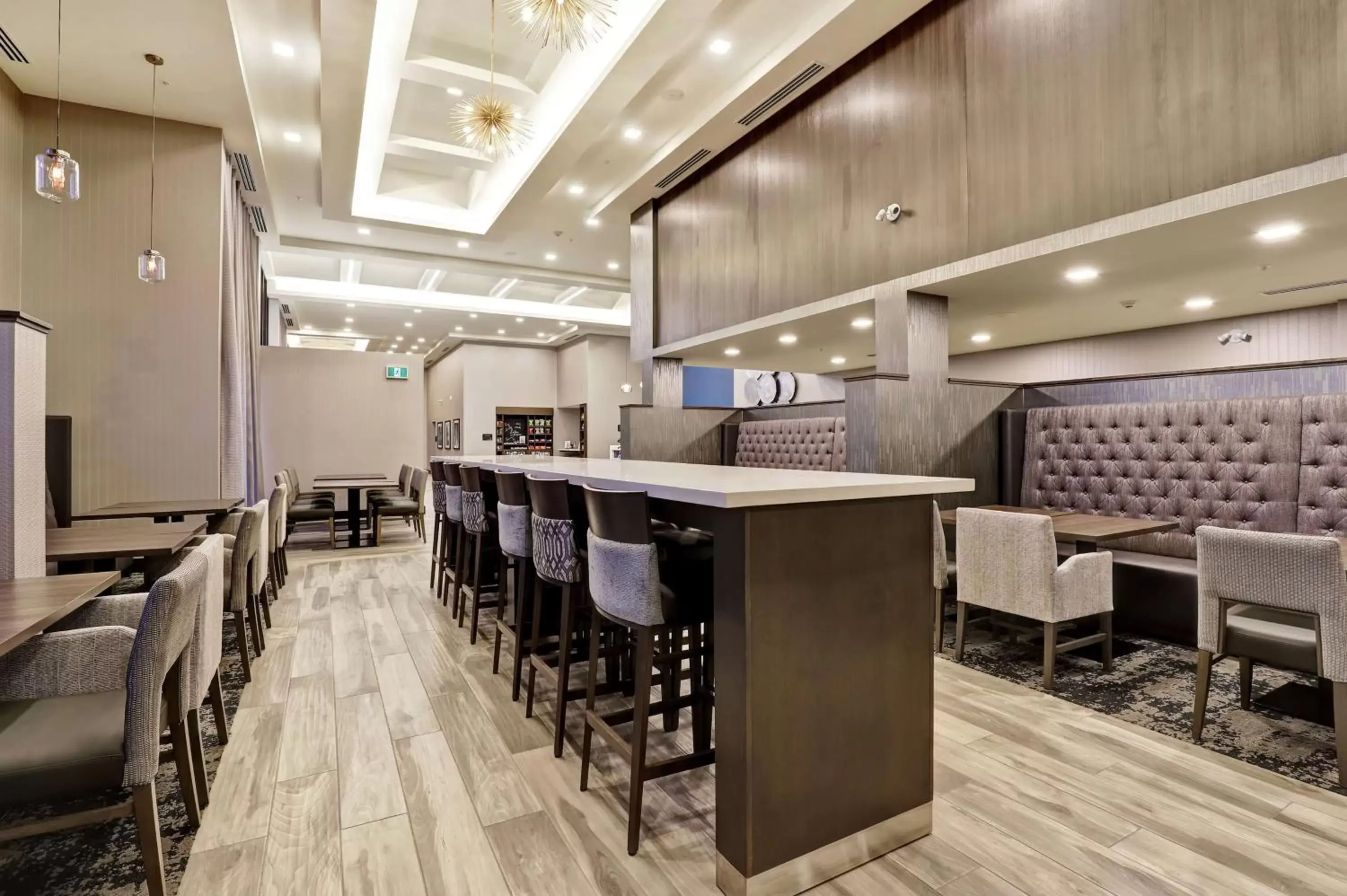 Lobby or reception, Kitchen/Kitchenette in Hampton Inn St. Catharines Niagara