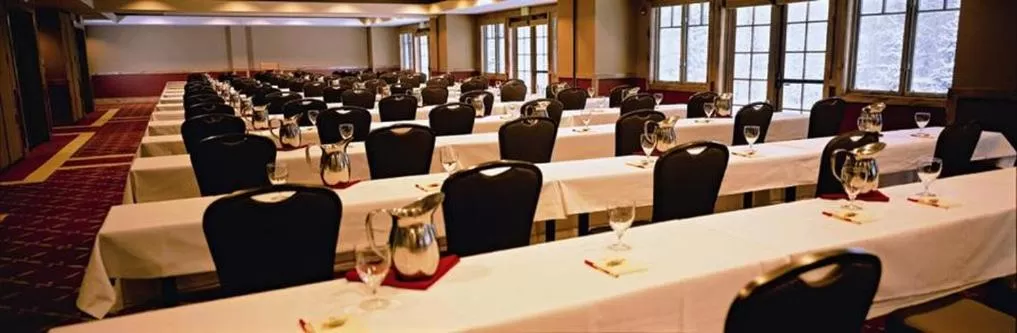 Meeting/conference room in Mountain Thunder Lodge