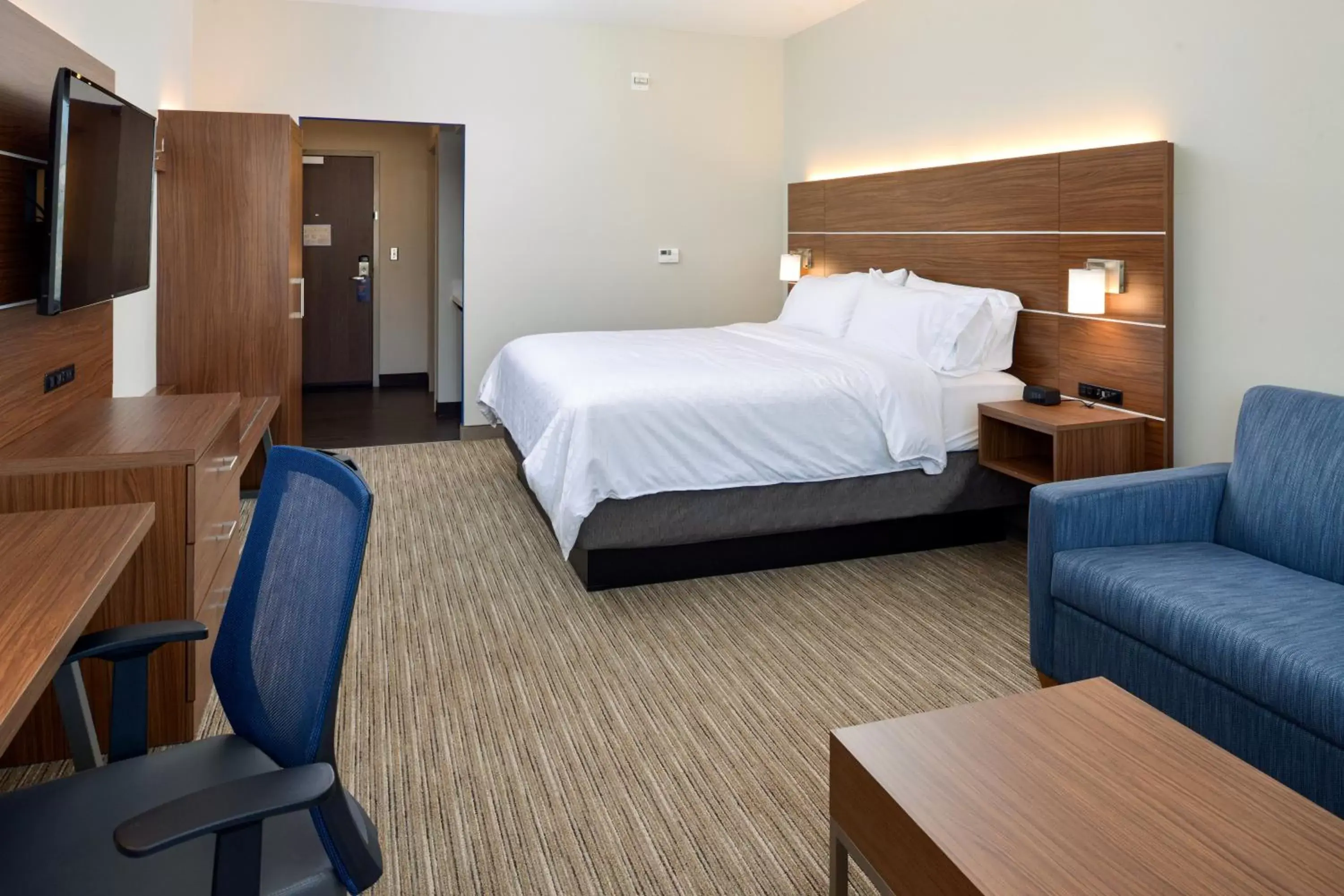 Photo of the whole room in Holiday Inn Express & Suites - Elko, an IHG Hotel