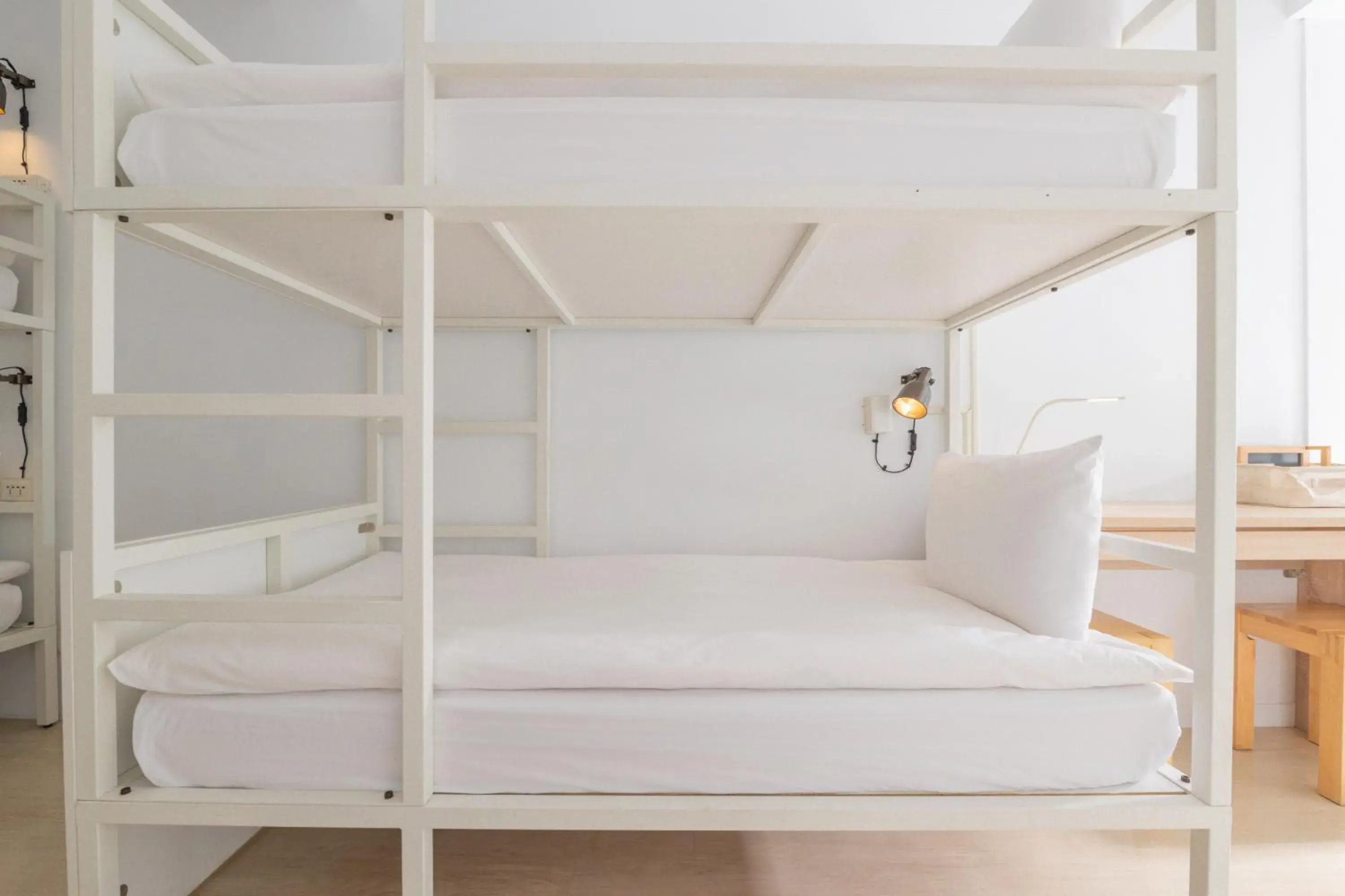 Bed, Bunk Bed in Flip Flop Hostel - Garden