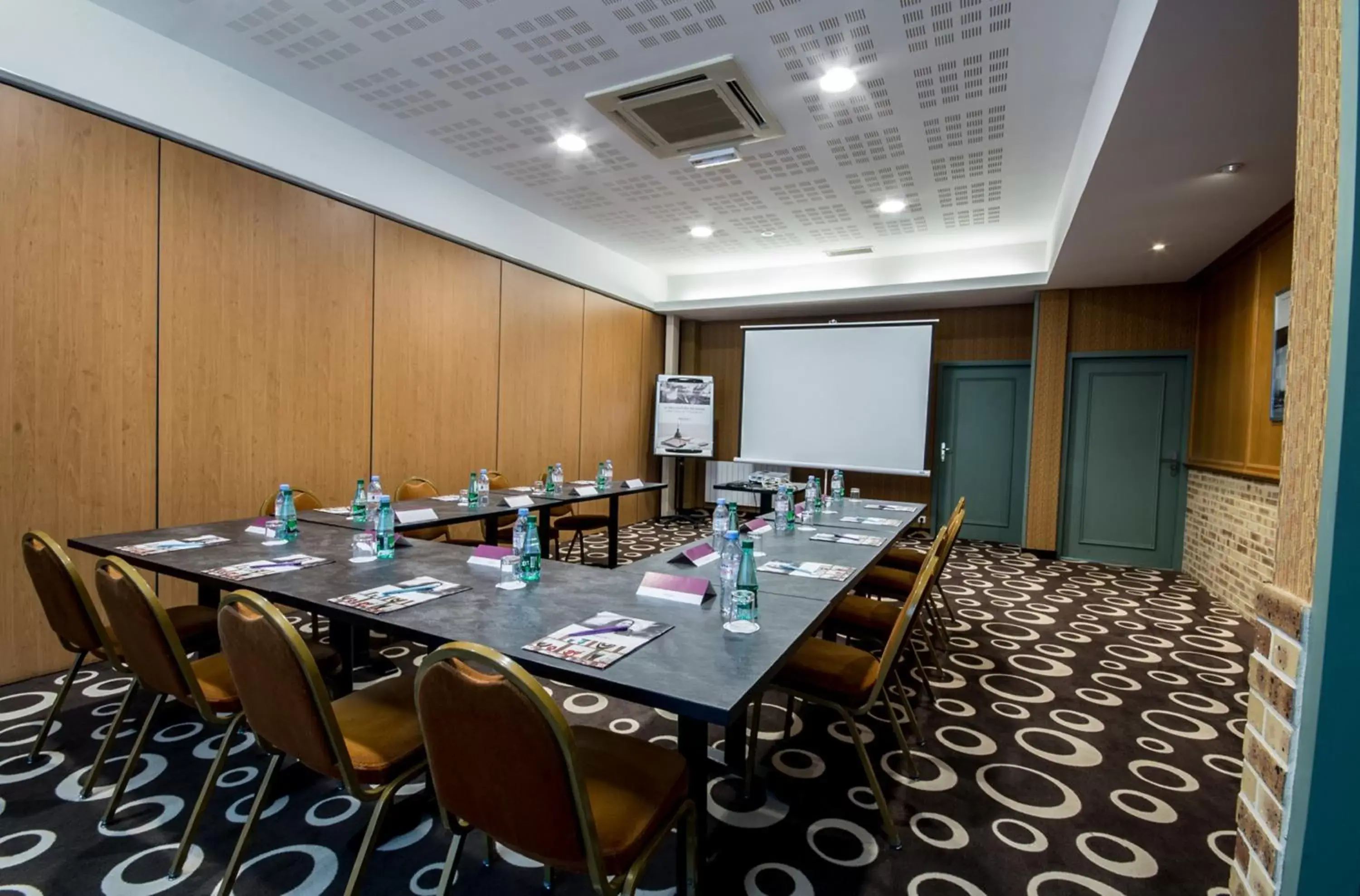 Meeting/conference room in Mercure Dinan Port Le Jerzual