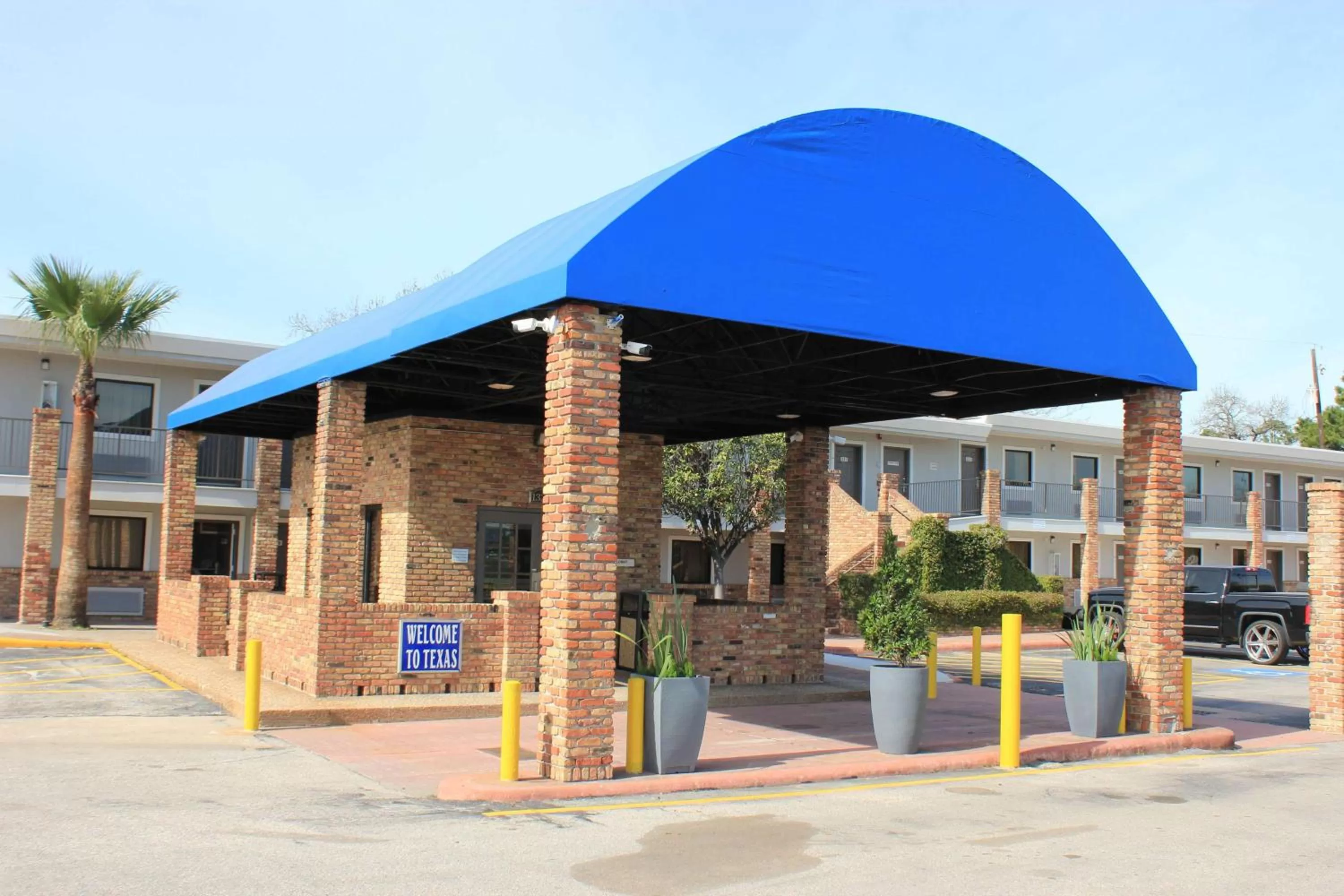 Property Building in Studio 6-Houston, TX - East