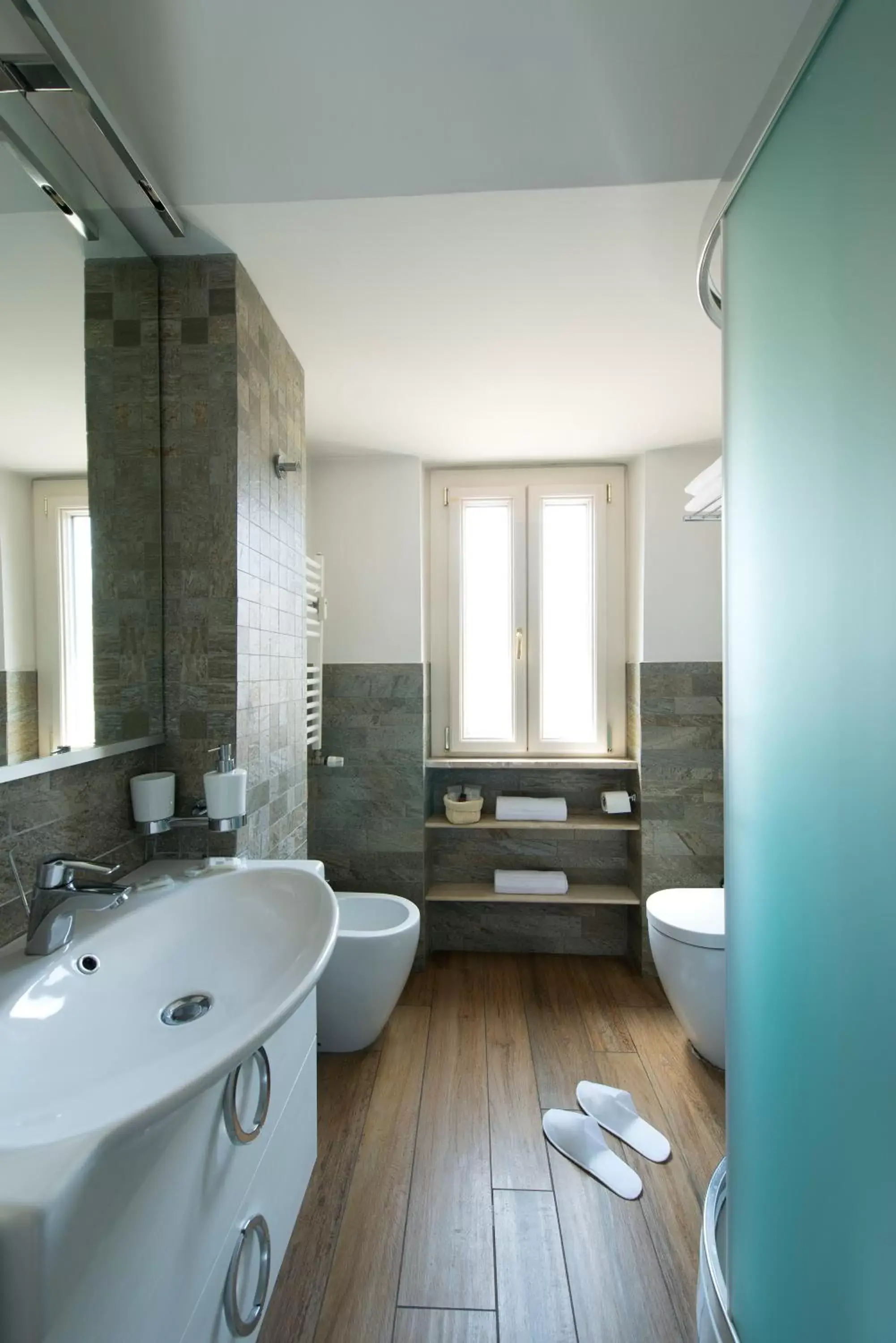 Bathroom in Suites Roma Tiburtina Economy
