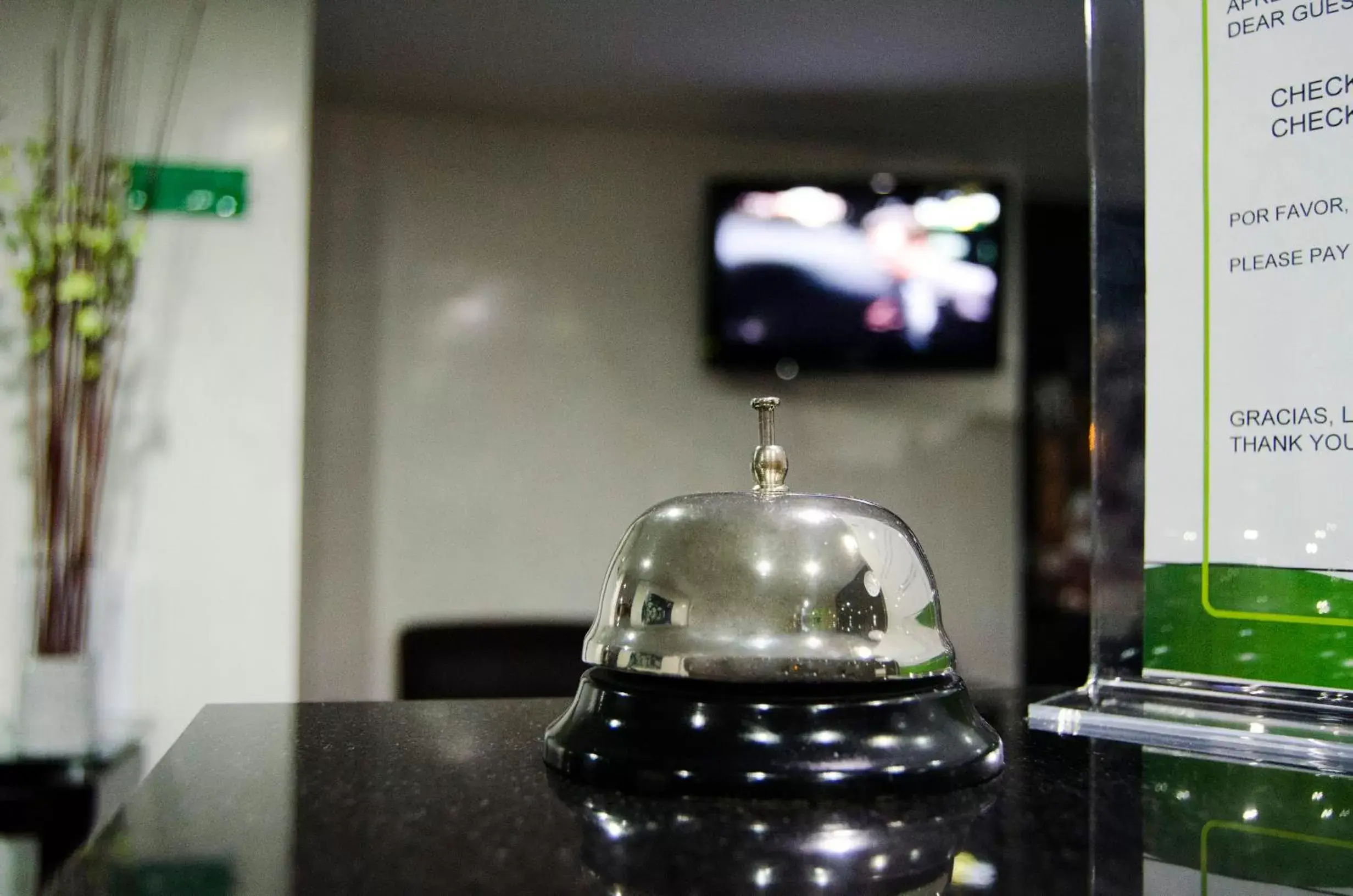 Lobby or reception in 122 Plaza Apartahotel Lobby or reception in 122 Plaza Apartahotel