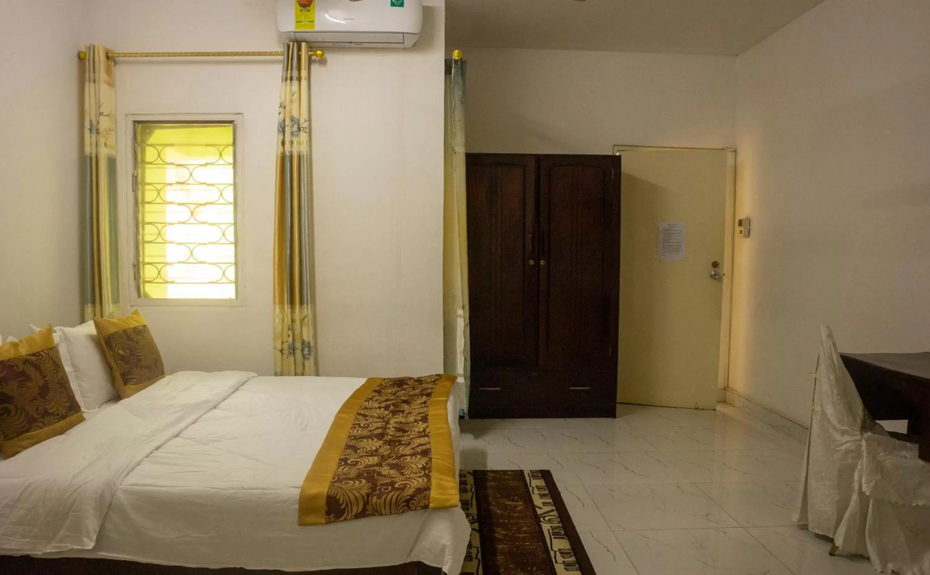 Photo of the whole room, Bed in Pekan Hotel