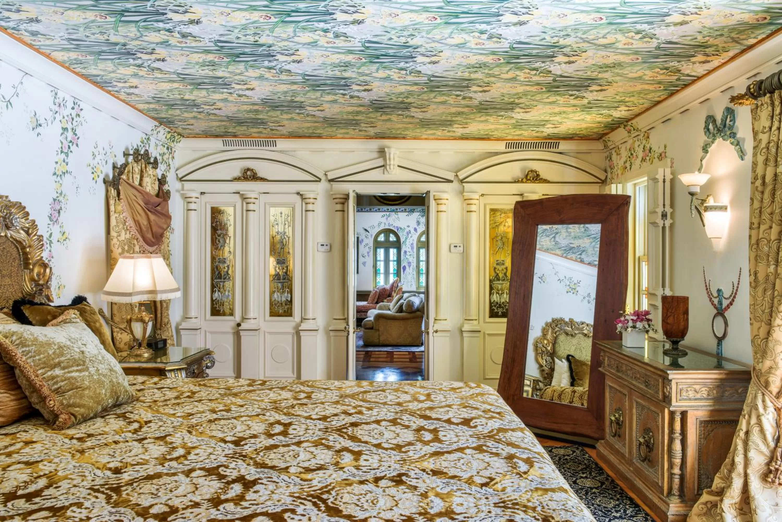 Bedroom, Bed in The Villa Casa Casuarina