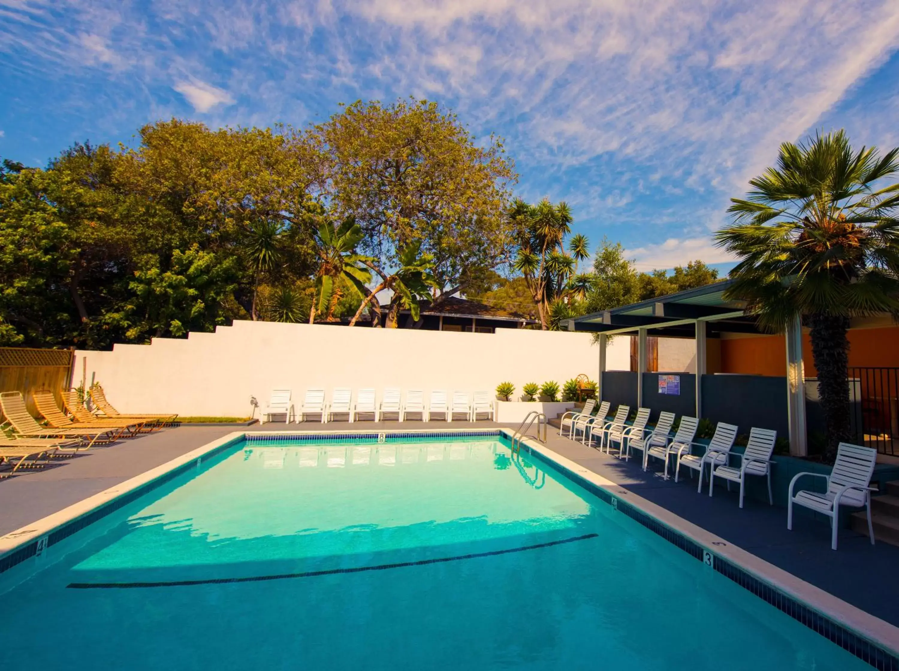 Swimming Pool in Orange Tree Inn