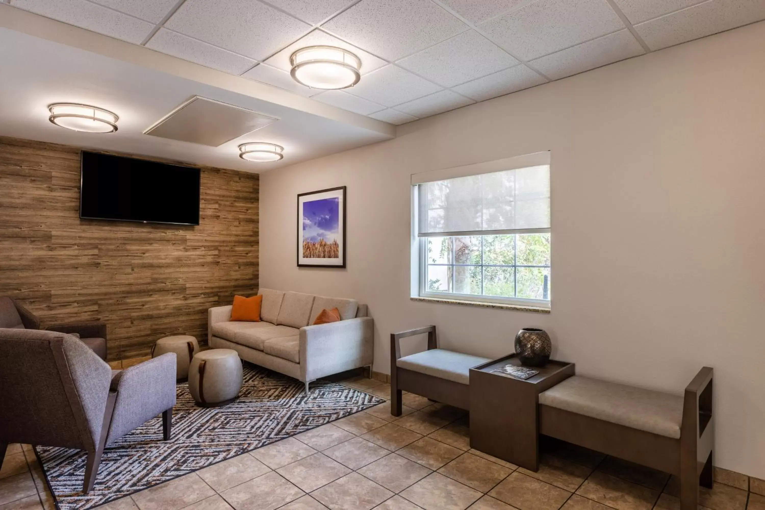 Lobby or reception, Seating Area in Candlewood Suites - Bluffton-Hilton Head, an IHG Hotel