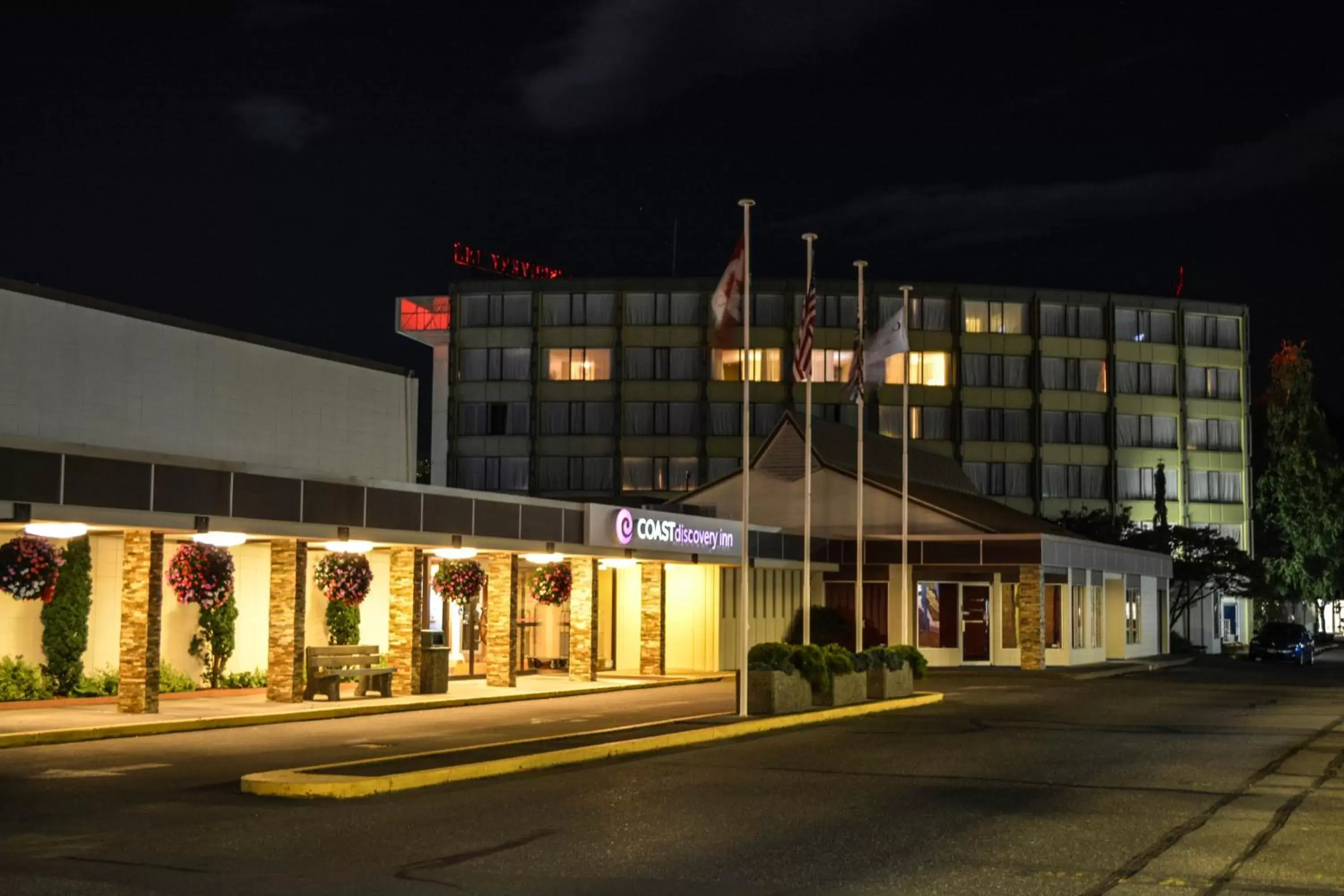 Property Building in Coast Discovery Inn