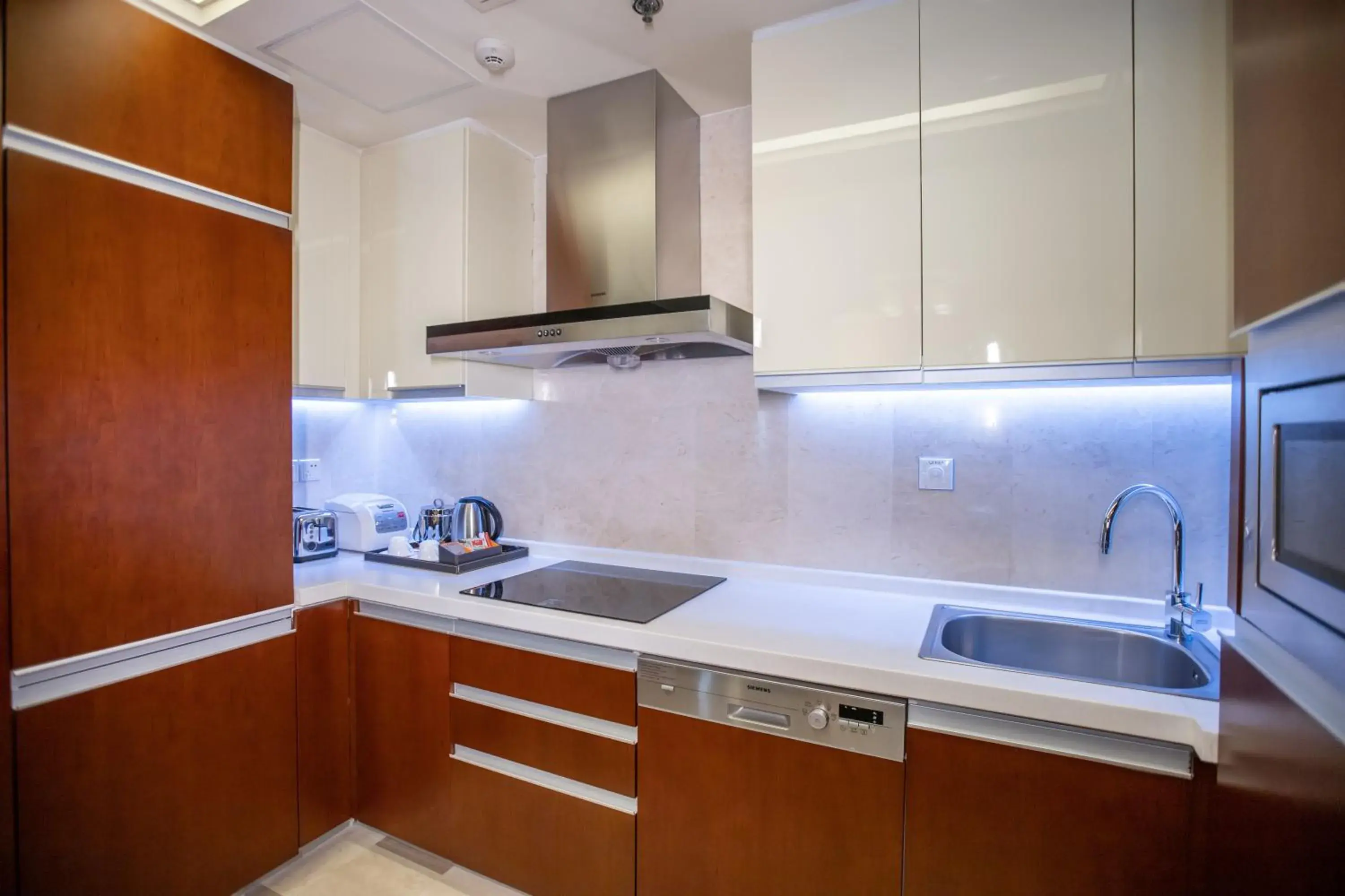Kitchen or kitchenette, Kitchen/Kitchenette in The Imperial Mansion, Beijing - Marriott Executive Apartments