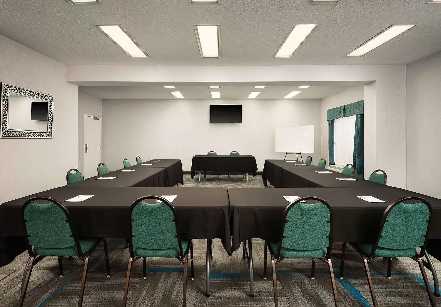 Meeting/conference room in Hampton Inn Covington/Mandeville