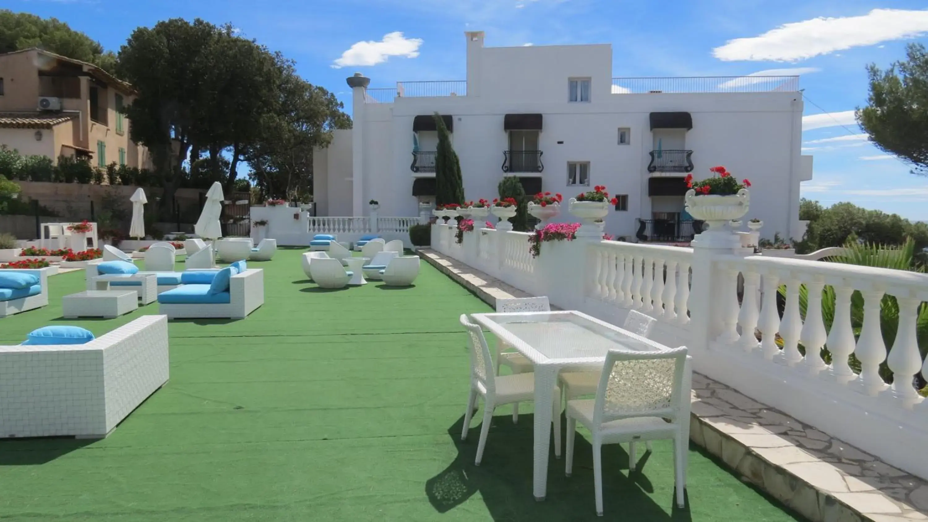 Property building, Patio/Outdoor Area in Hotel La Calanque