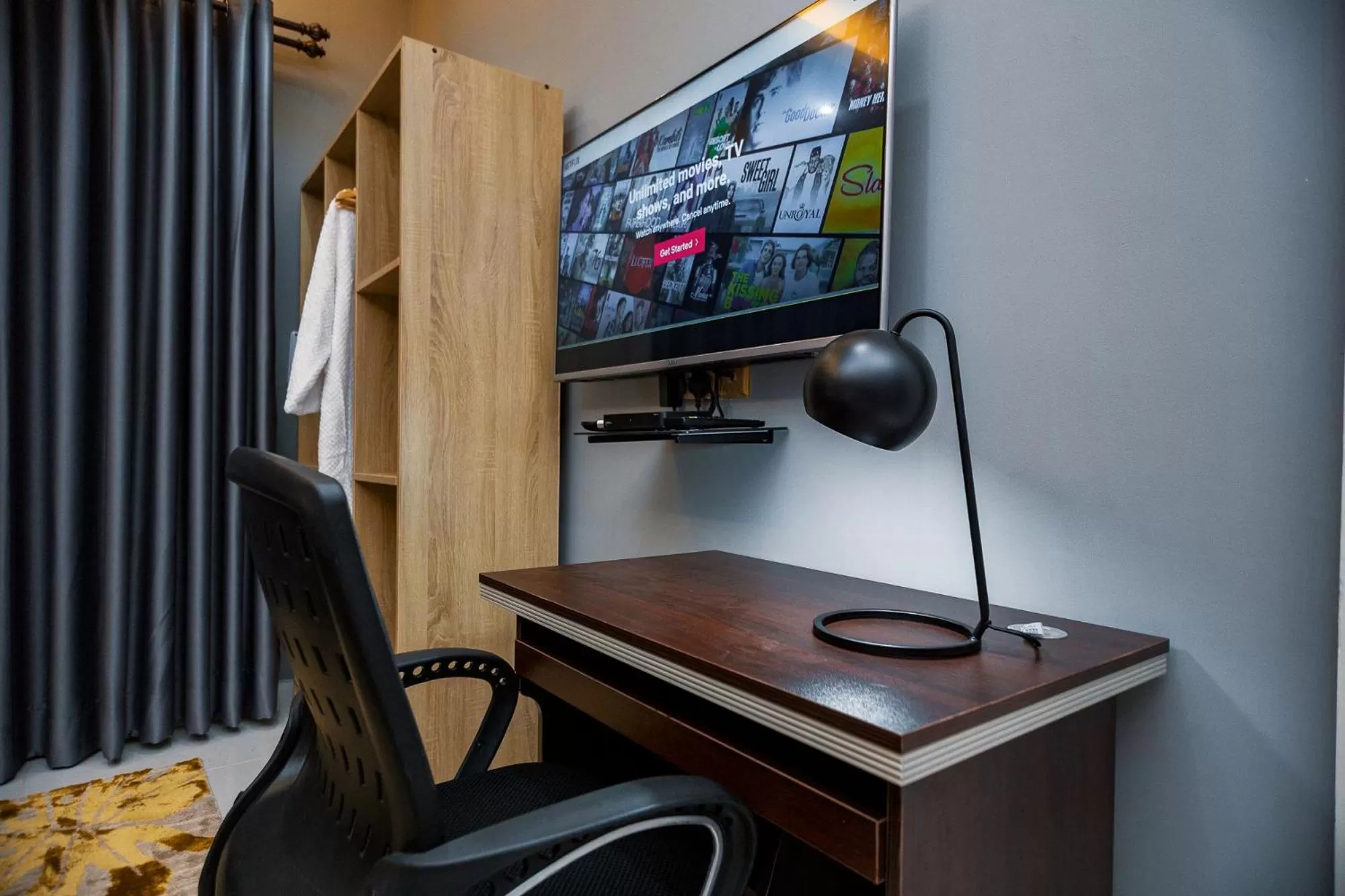 TV and multimedia in The Avery Suites, East Legon