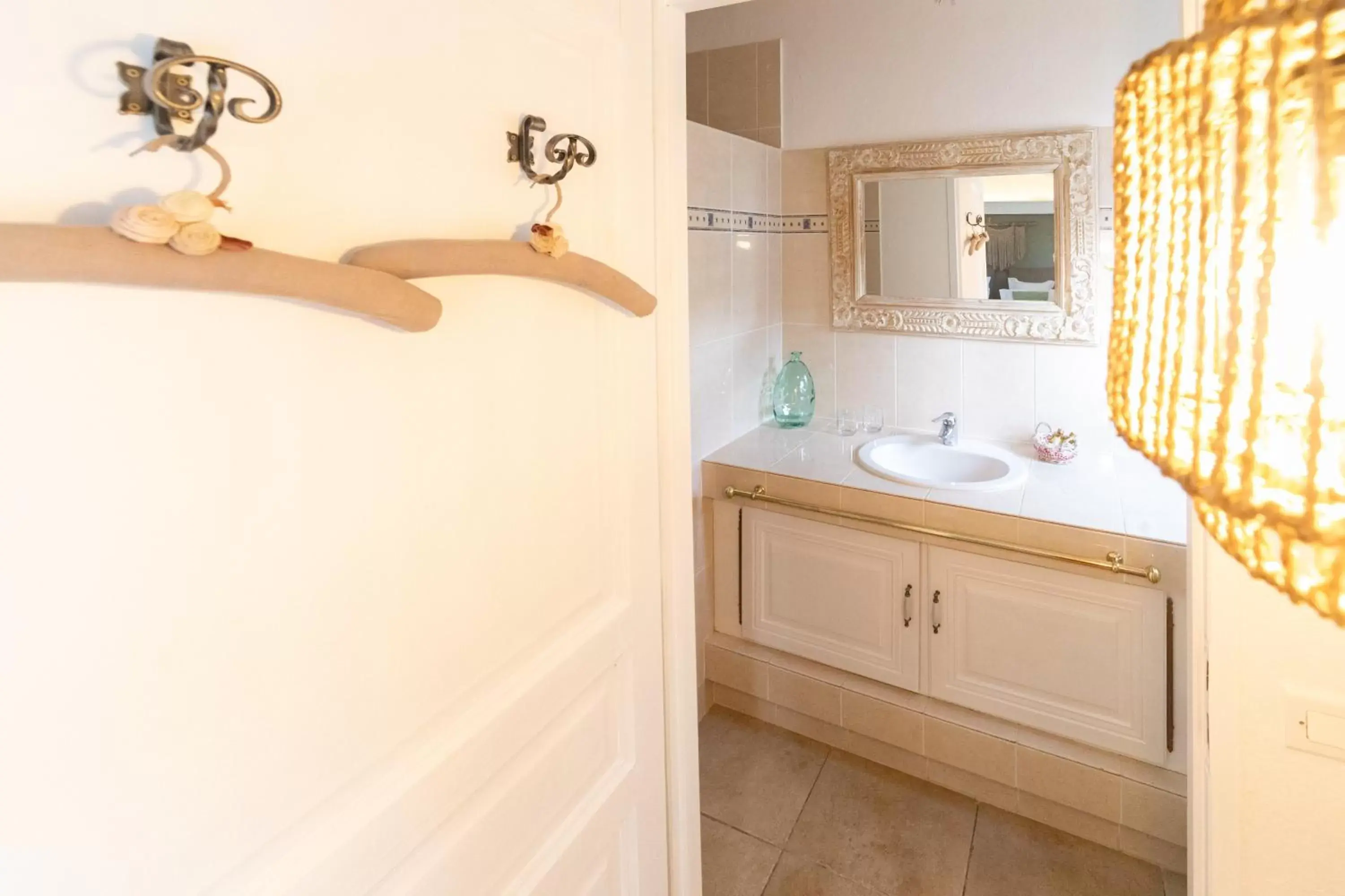 Bathroom in La Bastide du Mûrier