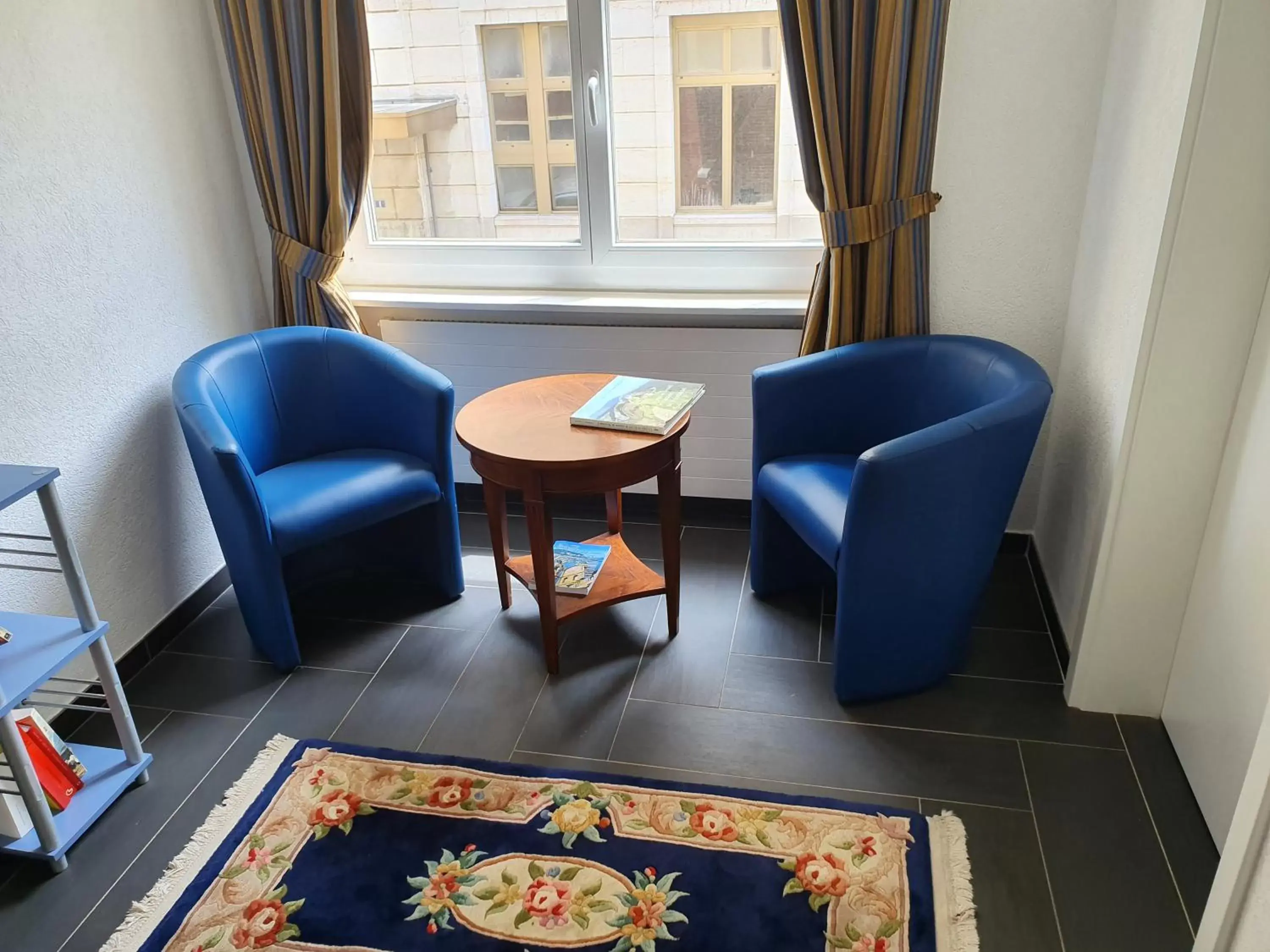 Seating Area in Touring au Lac