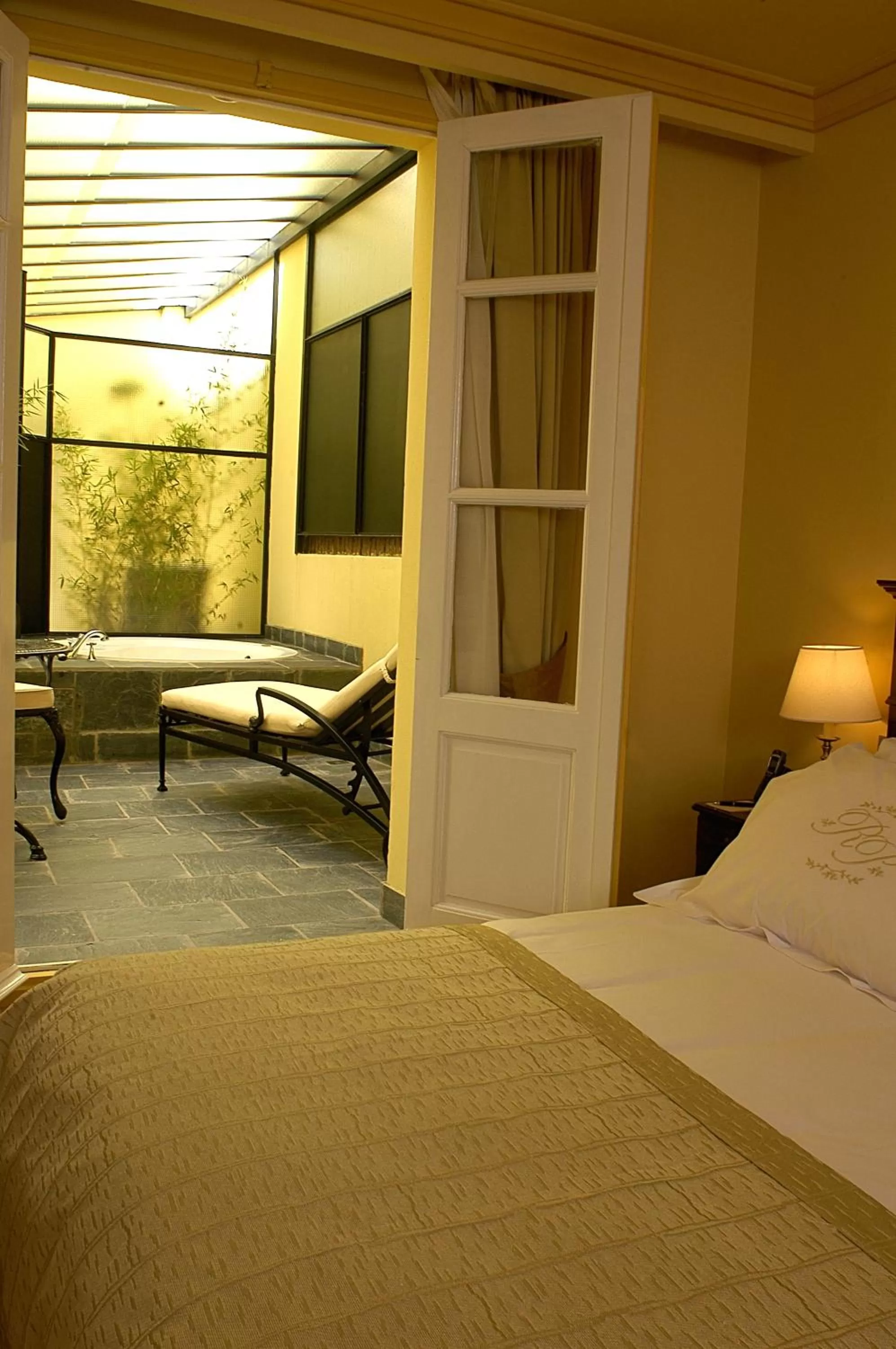 Photo of the whole room, Bed in Melia Recoleta Plaza Hotel