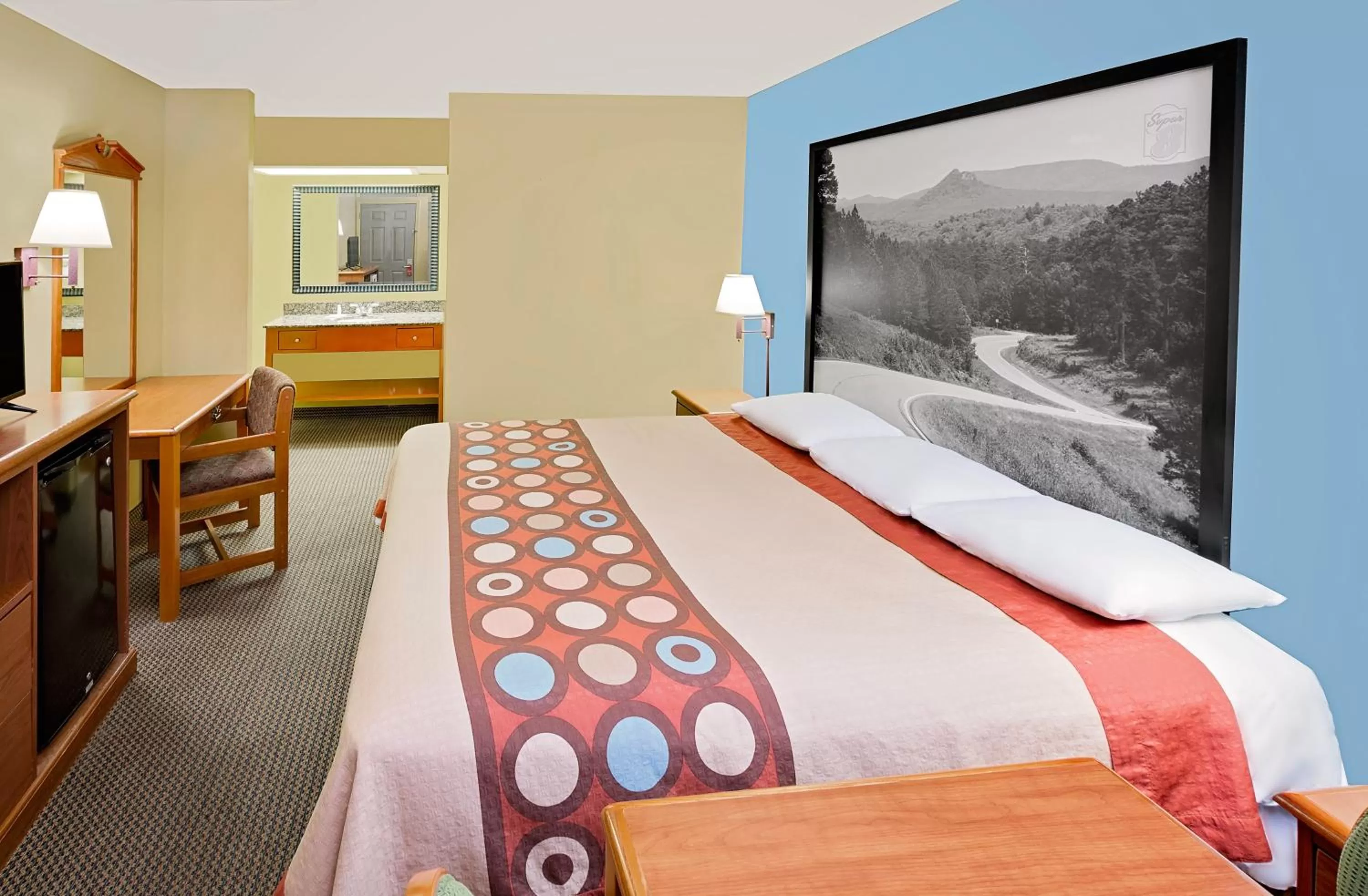 Photo of the whole room, Bed in Super 8 by Wyndham Hazen