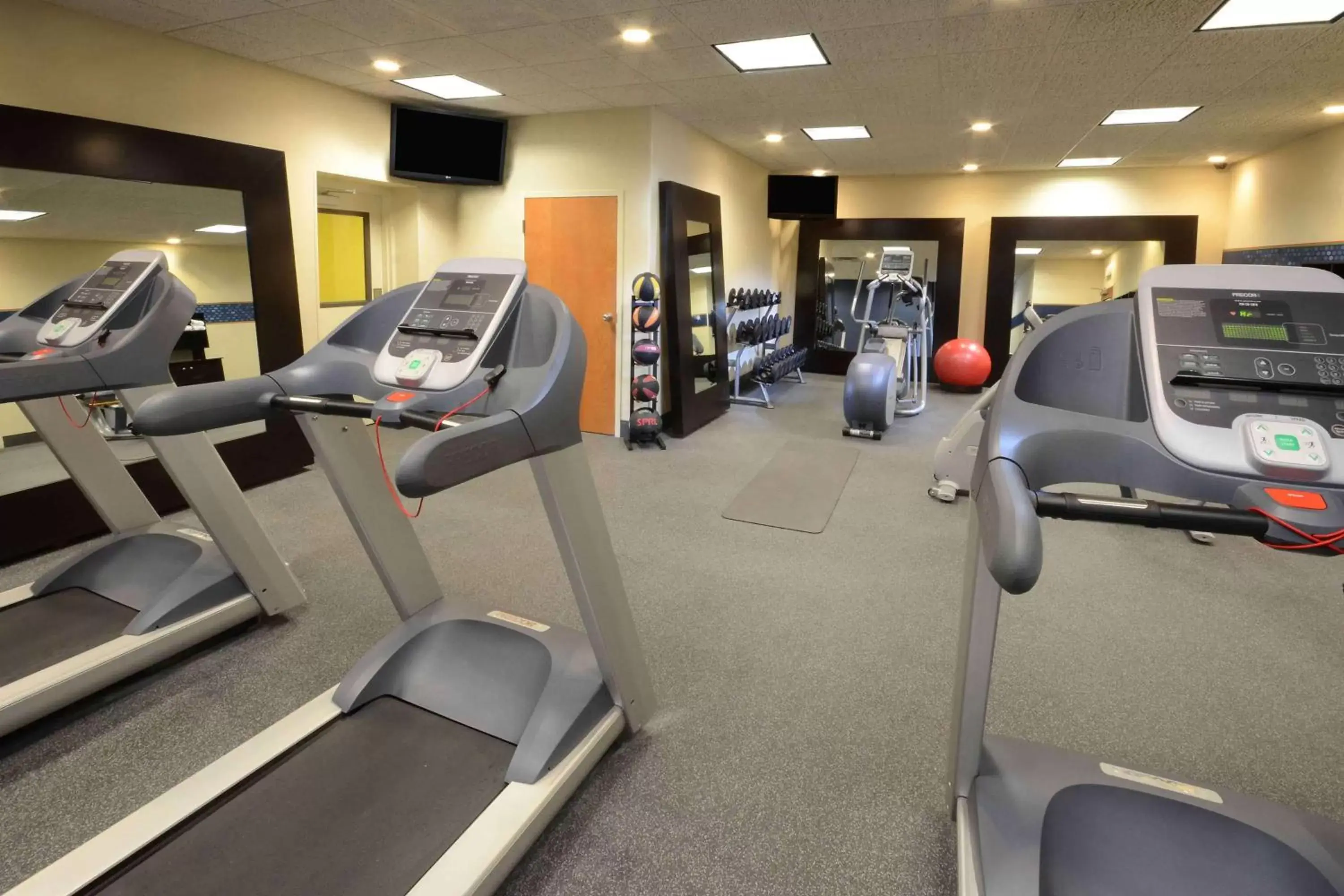 Fitness centre/facilities, Fitness Center/Facilities in Hampton Inn Fayetteville Fort Bragg