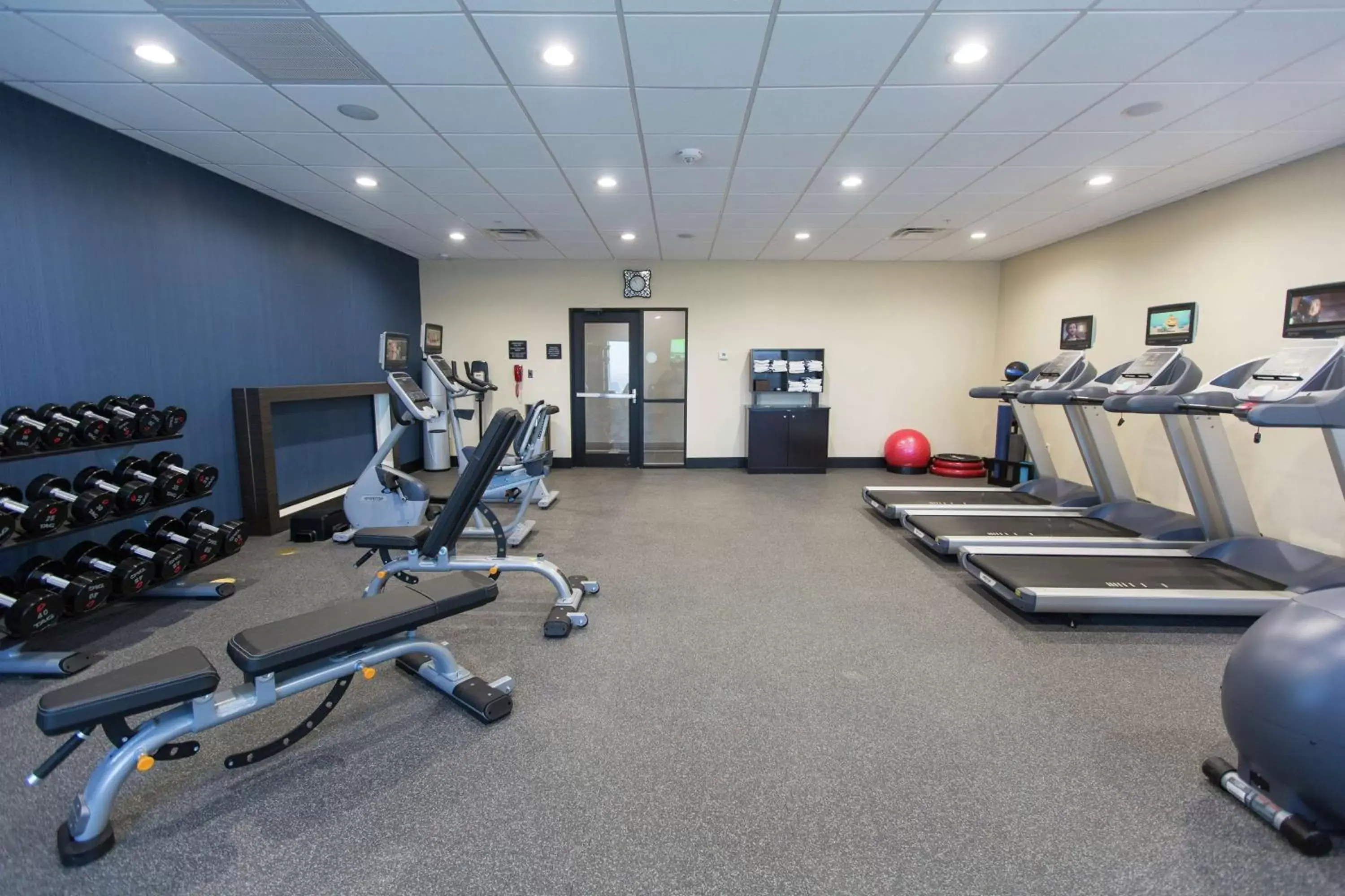 Fitness centre/facilities in Hampton Inn & Suites Stroud Fitness centre/facilities in Hampton Inn & Suites Stroud