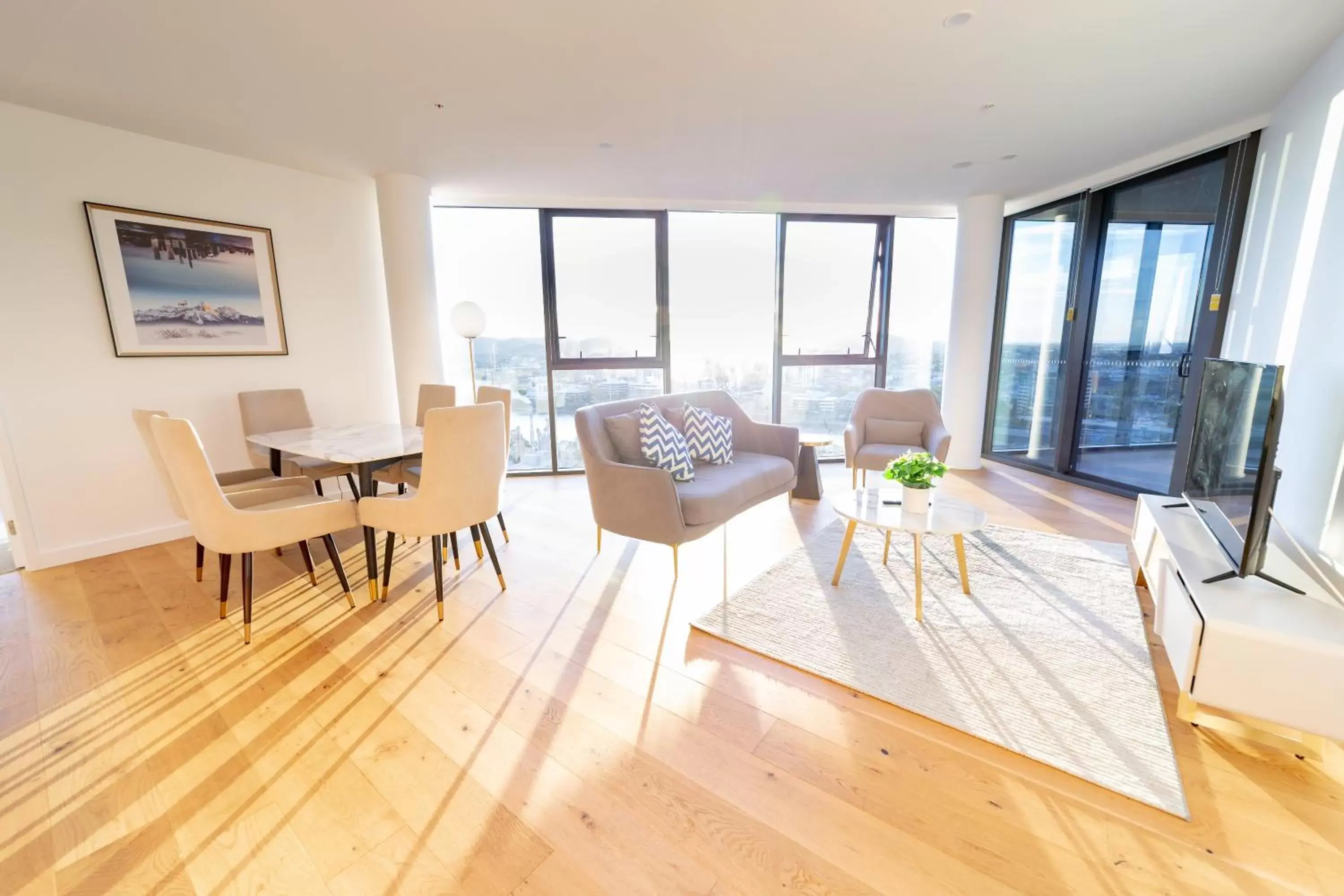 TV and multimedia, Seating Area in Brisbane One Apartments by CLLIX