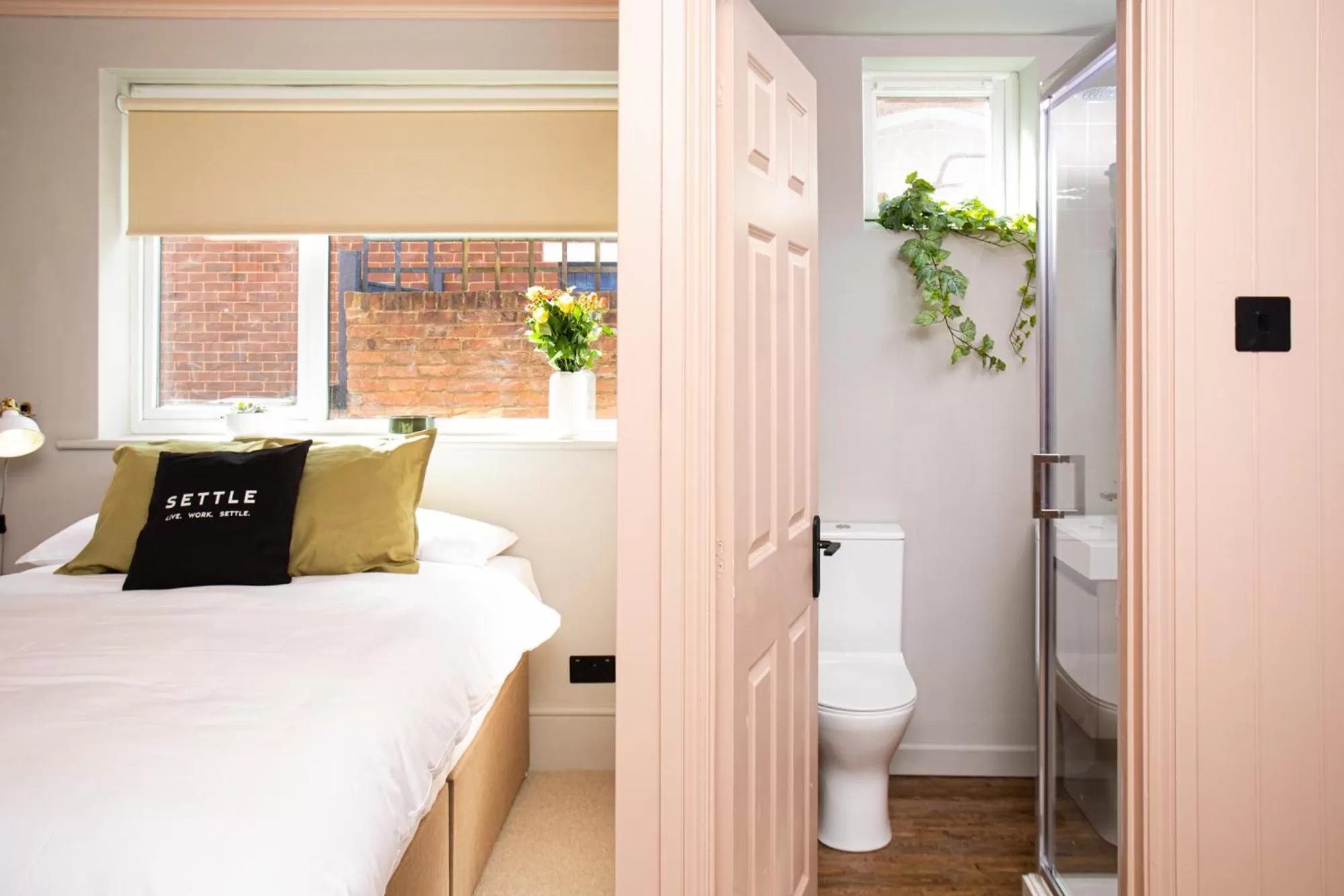 Bed in Settle in Southampton