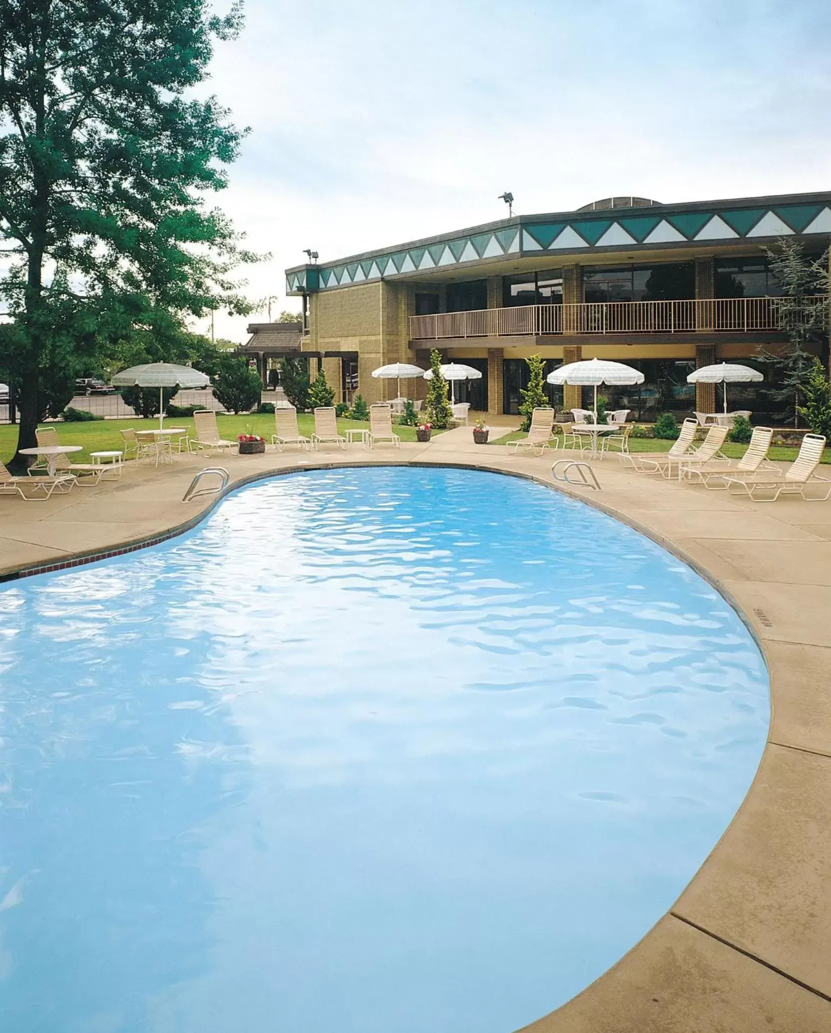 Balcony/Terrace, Swimming Pool in Red Lion Hotel Yakima Center