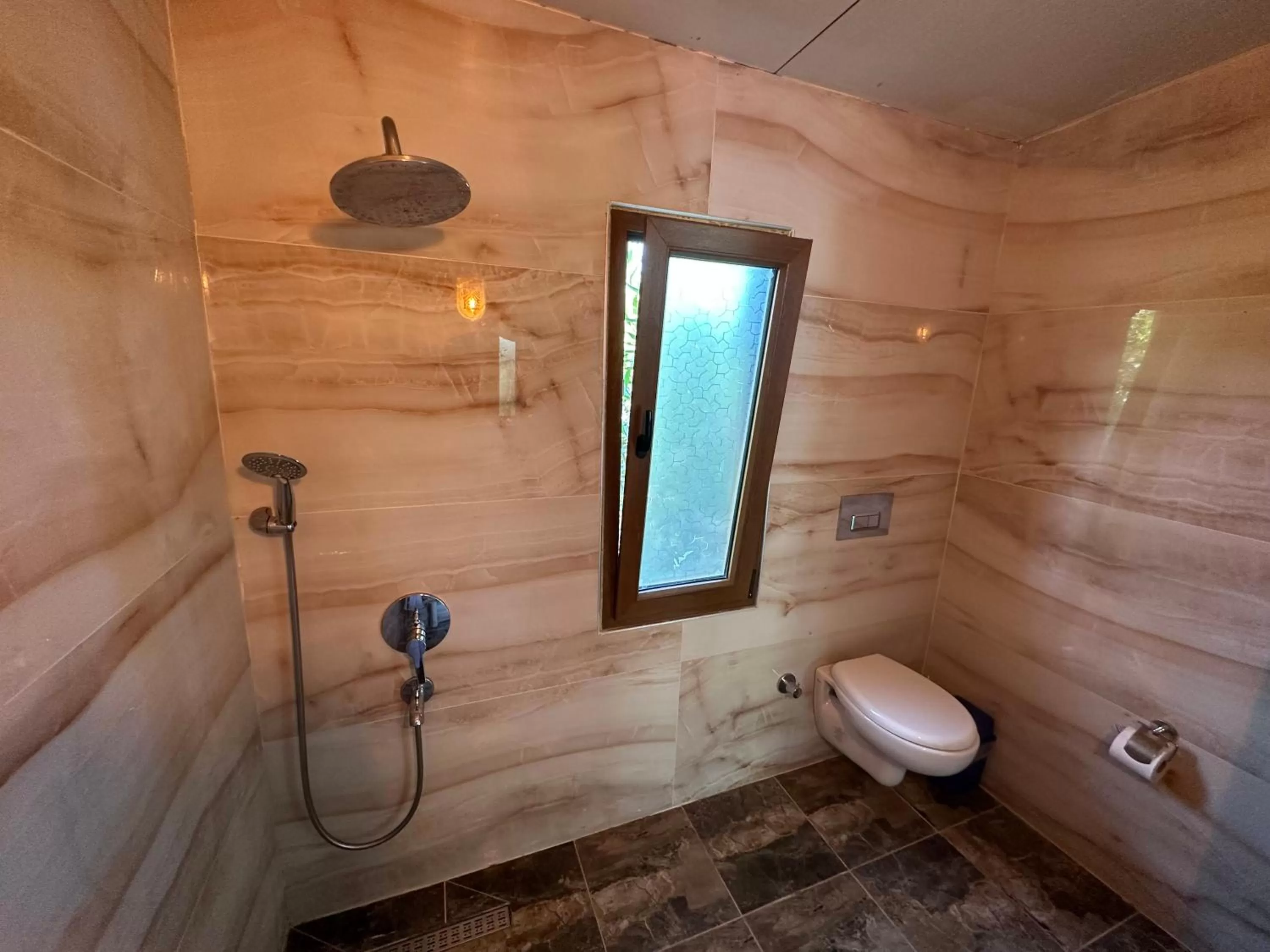 Bathroom in Kiriş Garden Hotel