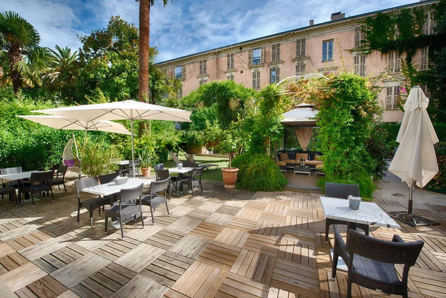 Garden, Restaurant/Places to Eat in Hotel Villa Victoria