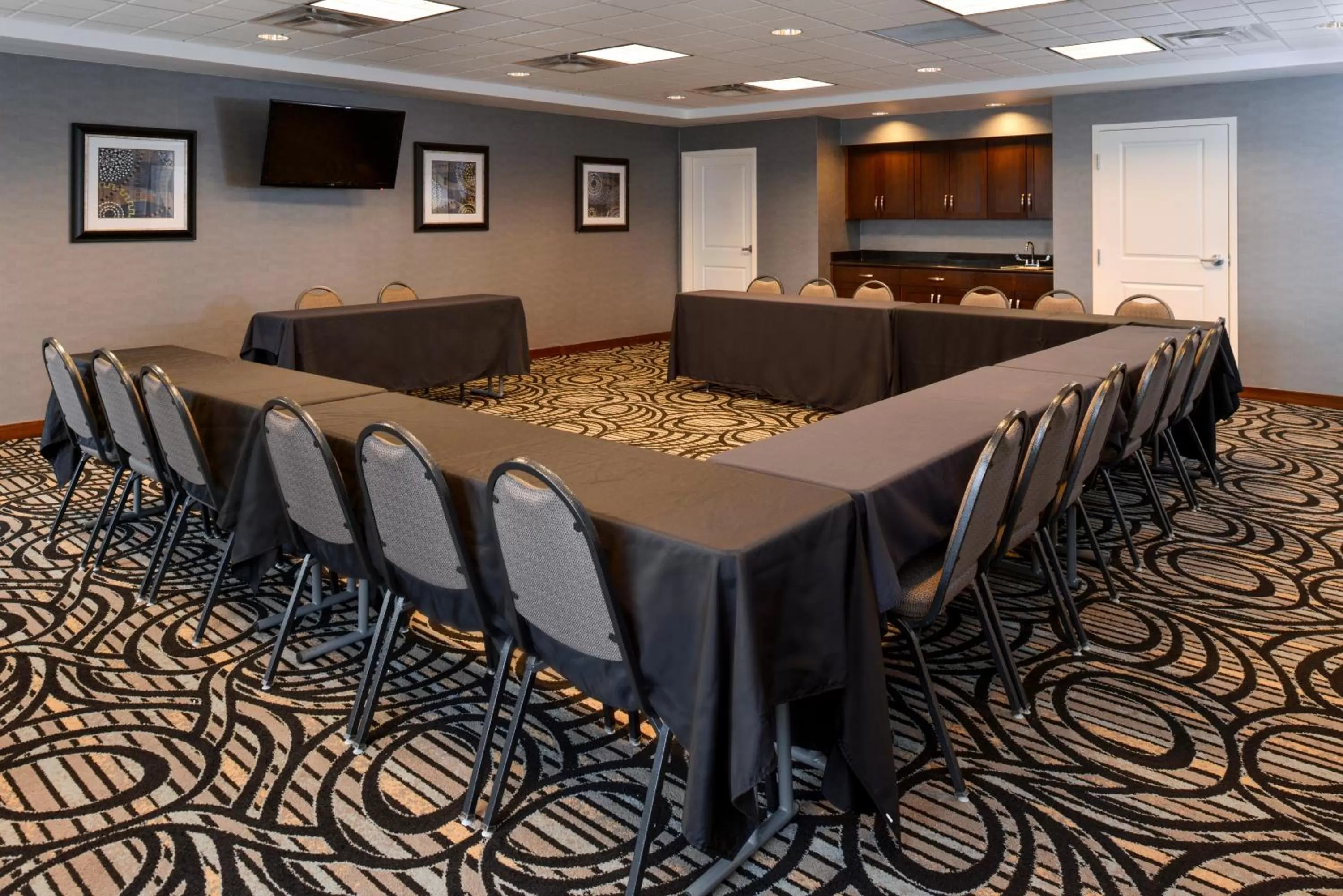 Meeting/conference room in Holiday Inn Express & Suites Greenfield by IHG