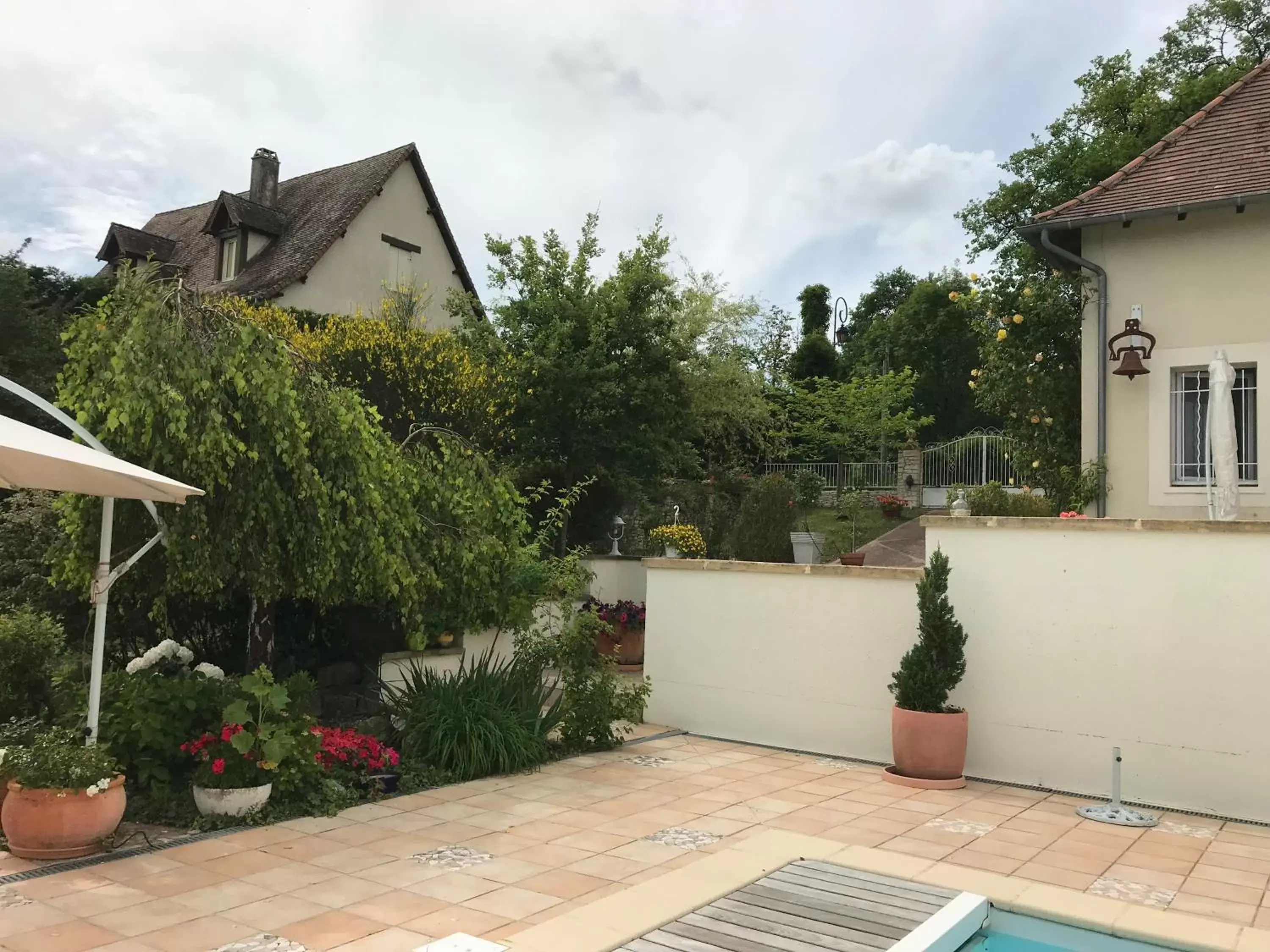 Swimming pool, Property Building in La Maison du Parc