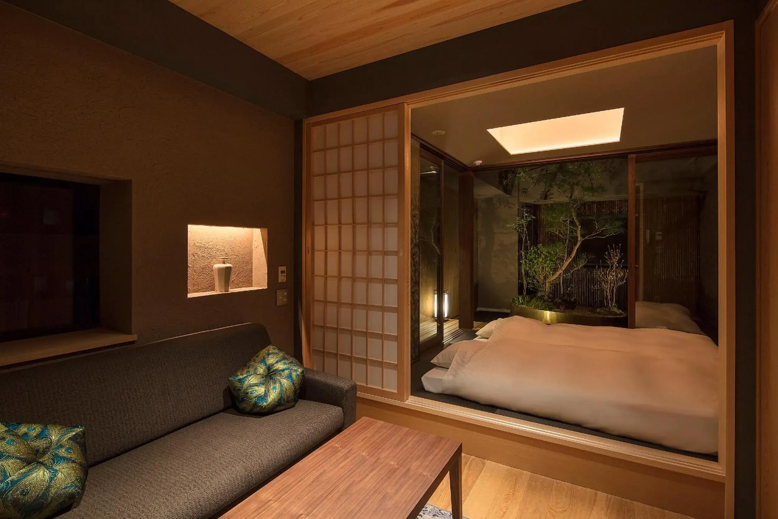Bed in Gozan Hotel & Serviced Apartment Higashiyama Sanjo