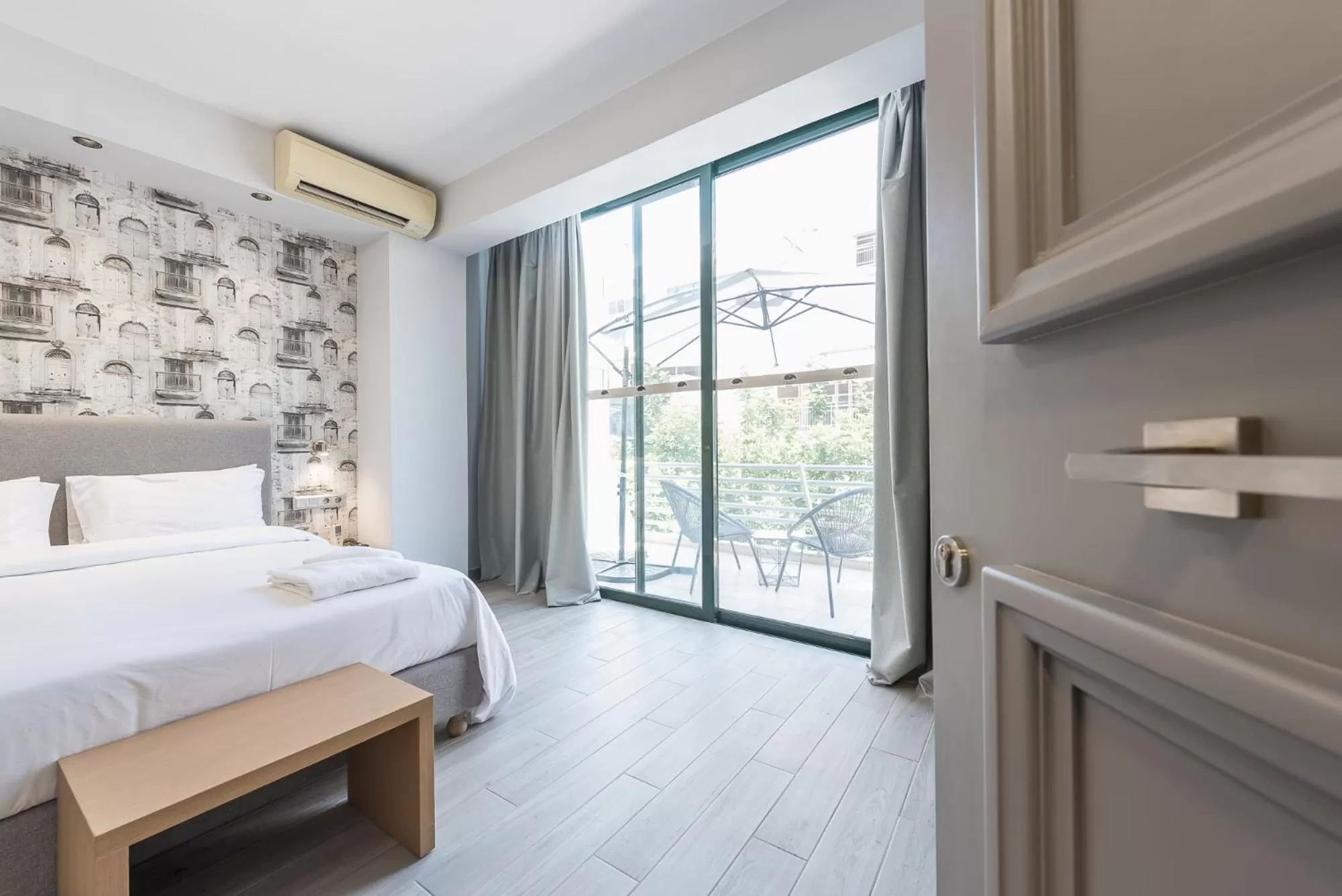 Photo of the whole room, Bed in Athens Lights